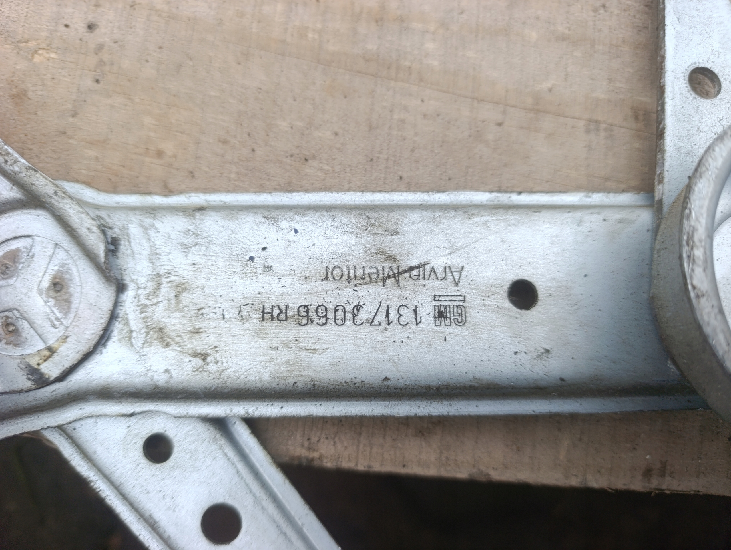 mechanism window regulator right front OPEL CORSA C 13173074