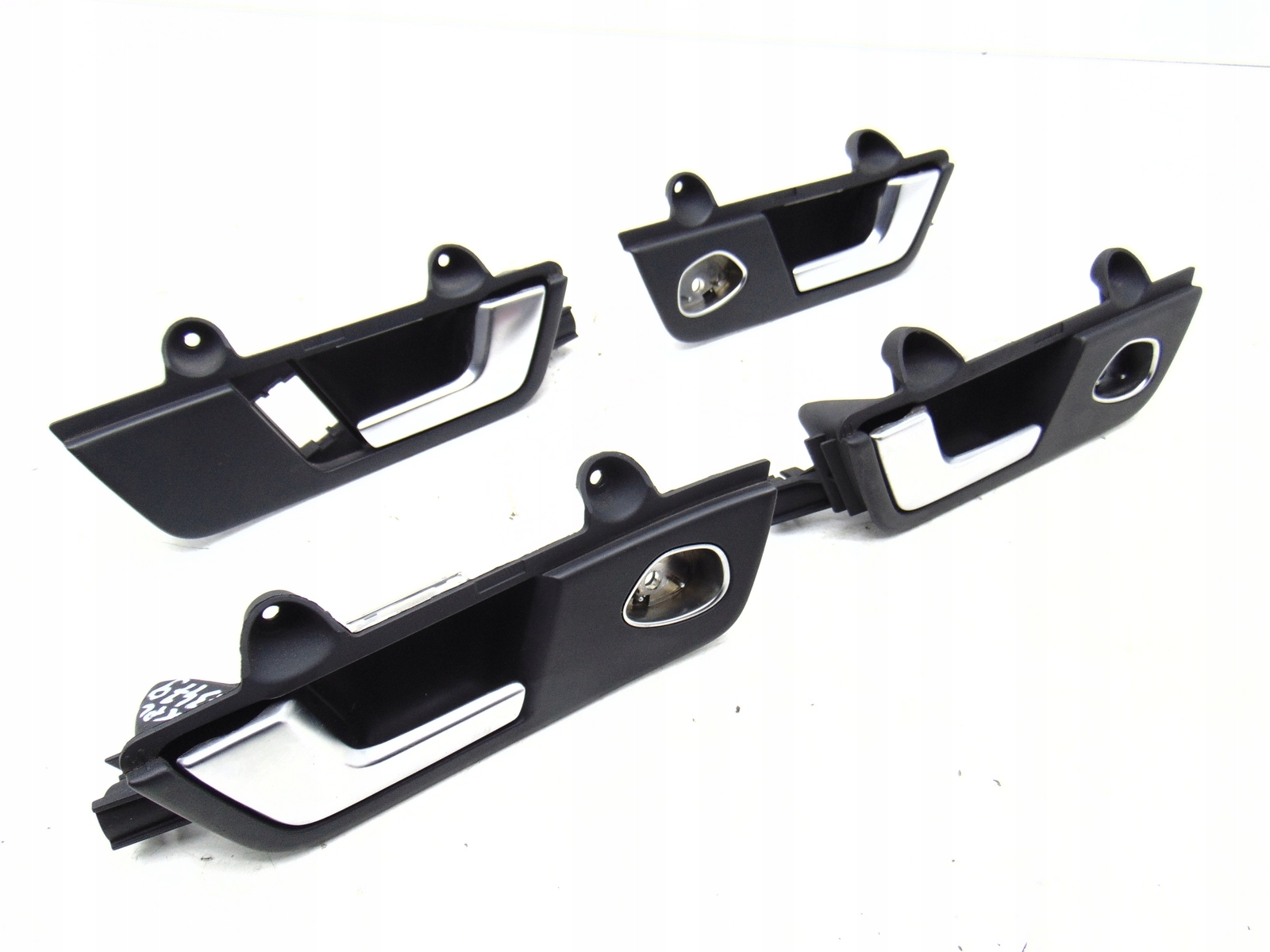 8E2837020G - Дверні ручки з підсвічуванням комплект SEAT EXEO AUDI A4 B7