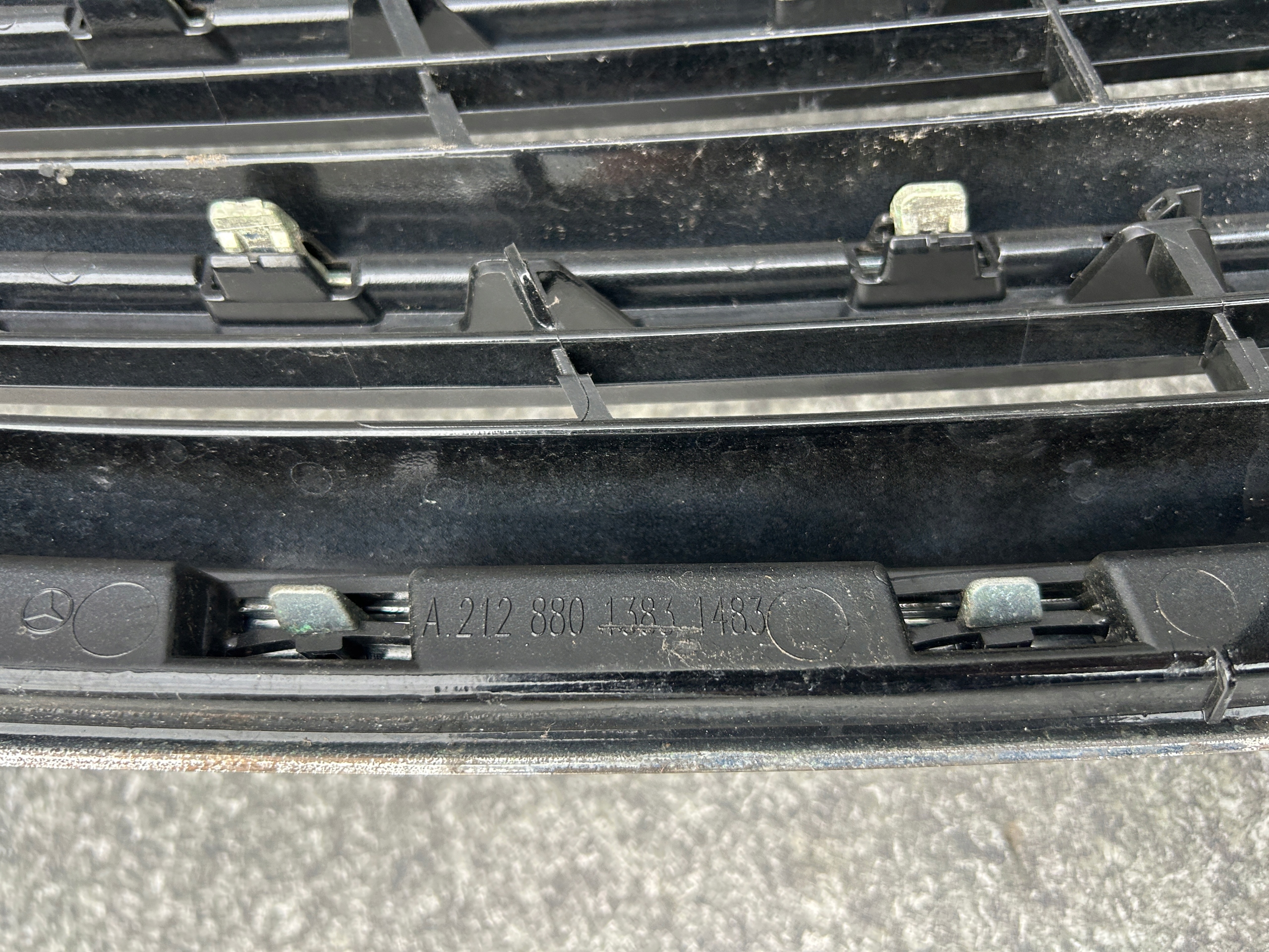 Mercedes-Benz E-Klasse W212 Kühlergrill FRONTGRILL Kühlergitter A2128801383 - Thumbnail 9