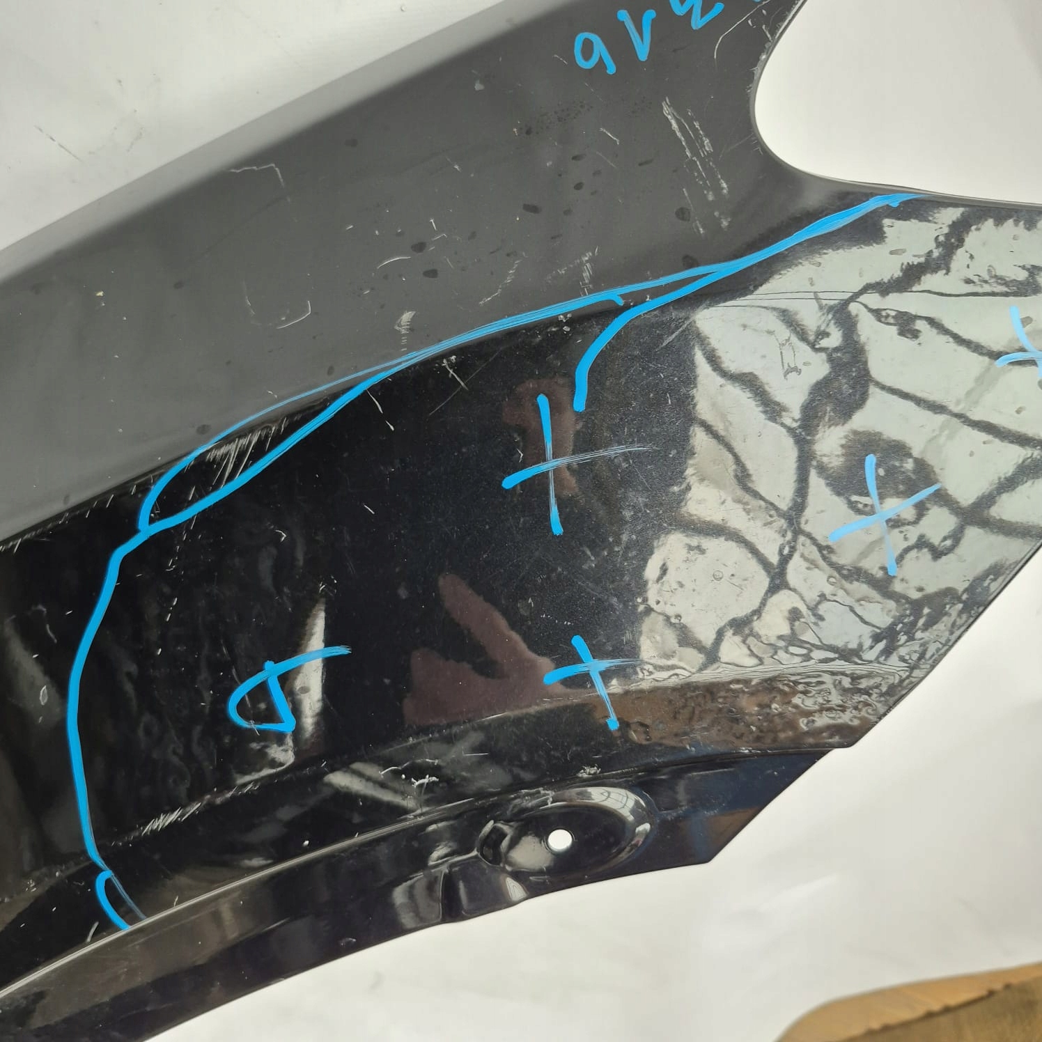 BMW X3 F25 blatník pravý předek přední