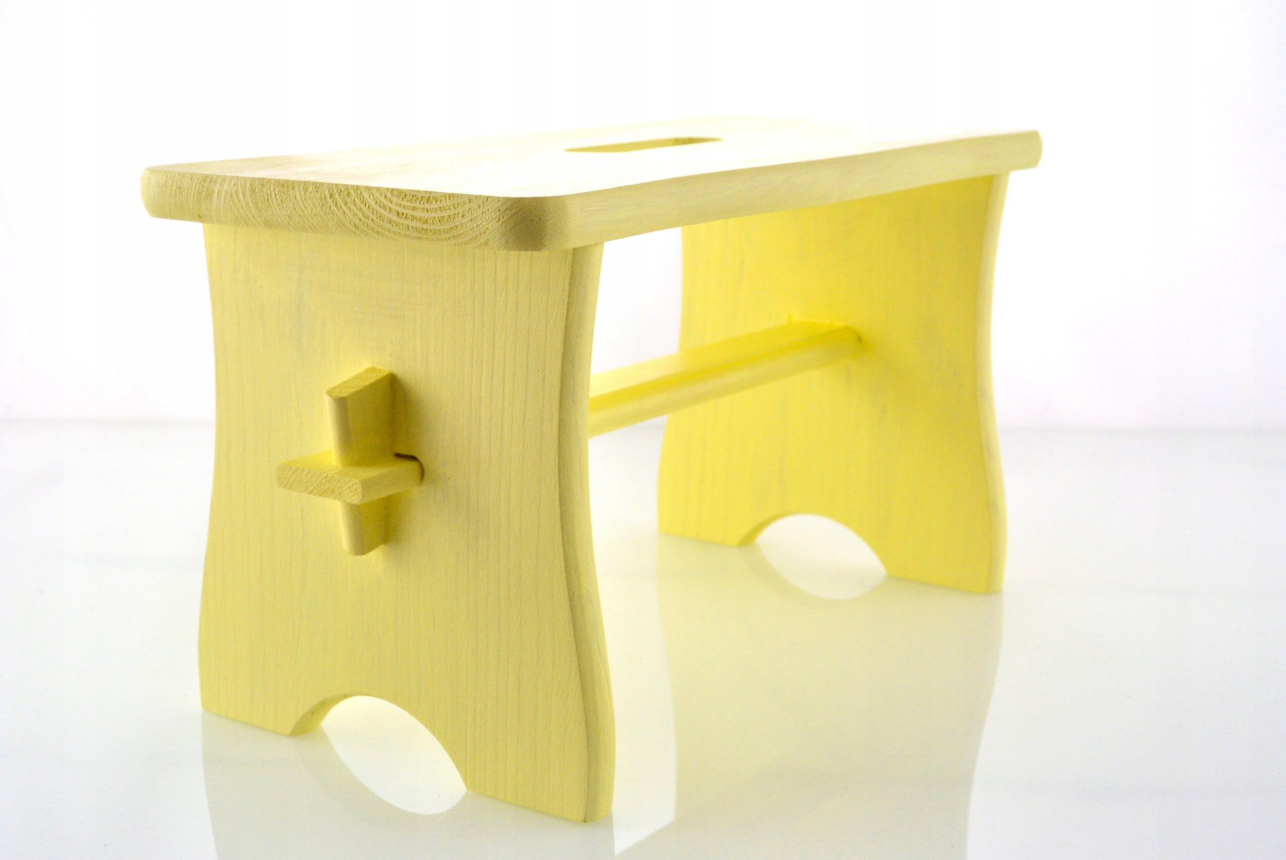 

Żółty Stołek Zydel Taboret Ryczka Drewniana