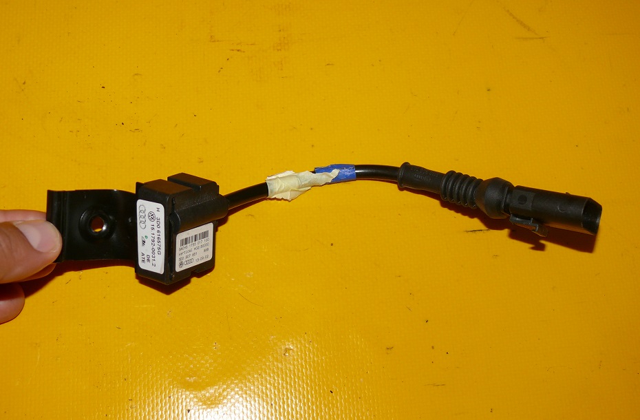 Sensor PRZYSPIESZENIA VW PHAETON 02-05 3D0616575G