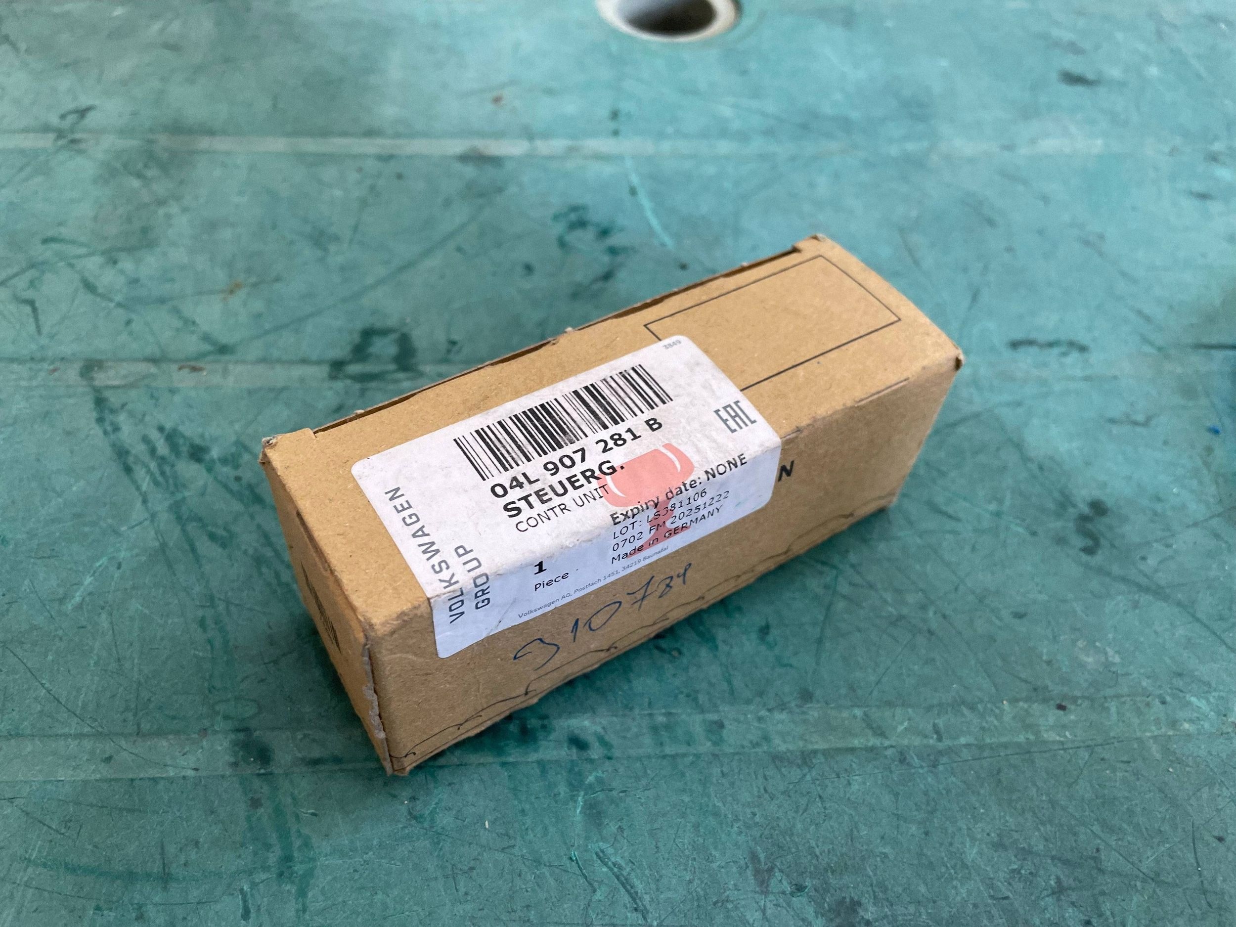 control unit plugs ZAROWYCH VOLKSWAGEN CRAFTER 04L907281B @M