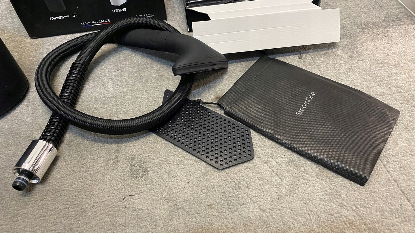 PAROWNICA Steamer do ubrań SteamOne Minilys Plus 1900 W OPIS Kod producenta 25709453