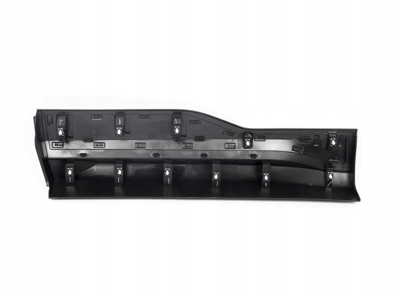 LISTWA PRAWA DRZWI TYŁ EDGE 15- 17- ST LINE Jakość części (zgodnie z GVO) O - oryginał z logo producenta pojazdu (OE)