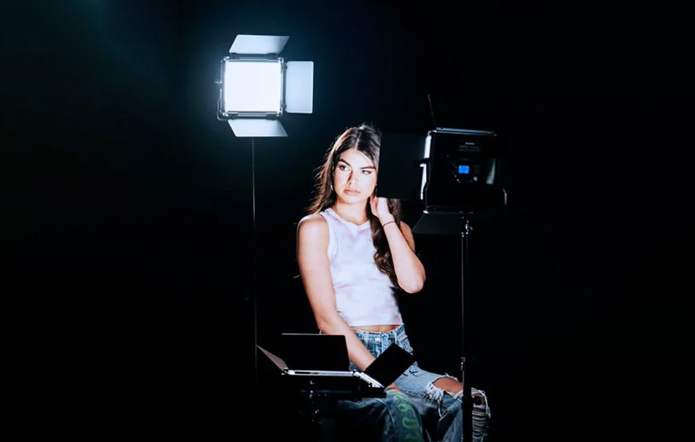 NEEWER ZESTAW STUDYJNY FOTOGRAFICZNY DWIE LAMPY 50W LED RGB STATYWY WROTA Producent Neewer