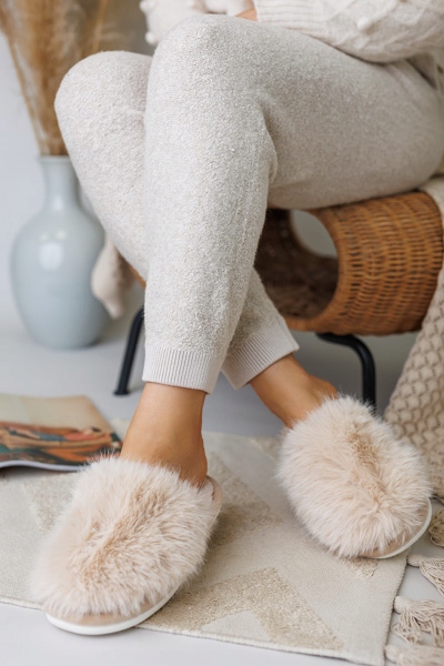 KAPCIE klapki PAPCIE laczki PUSZYSTE futro (40) Rozmiar 40