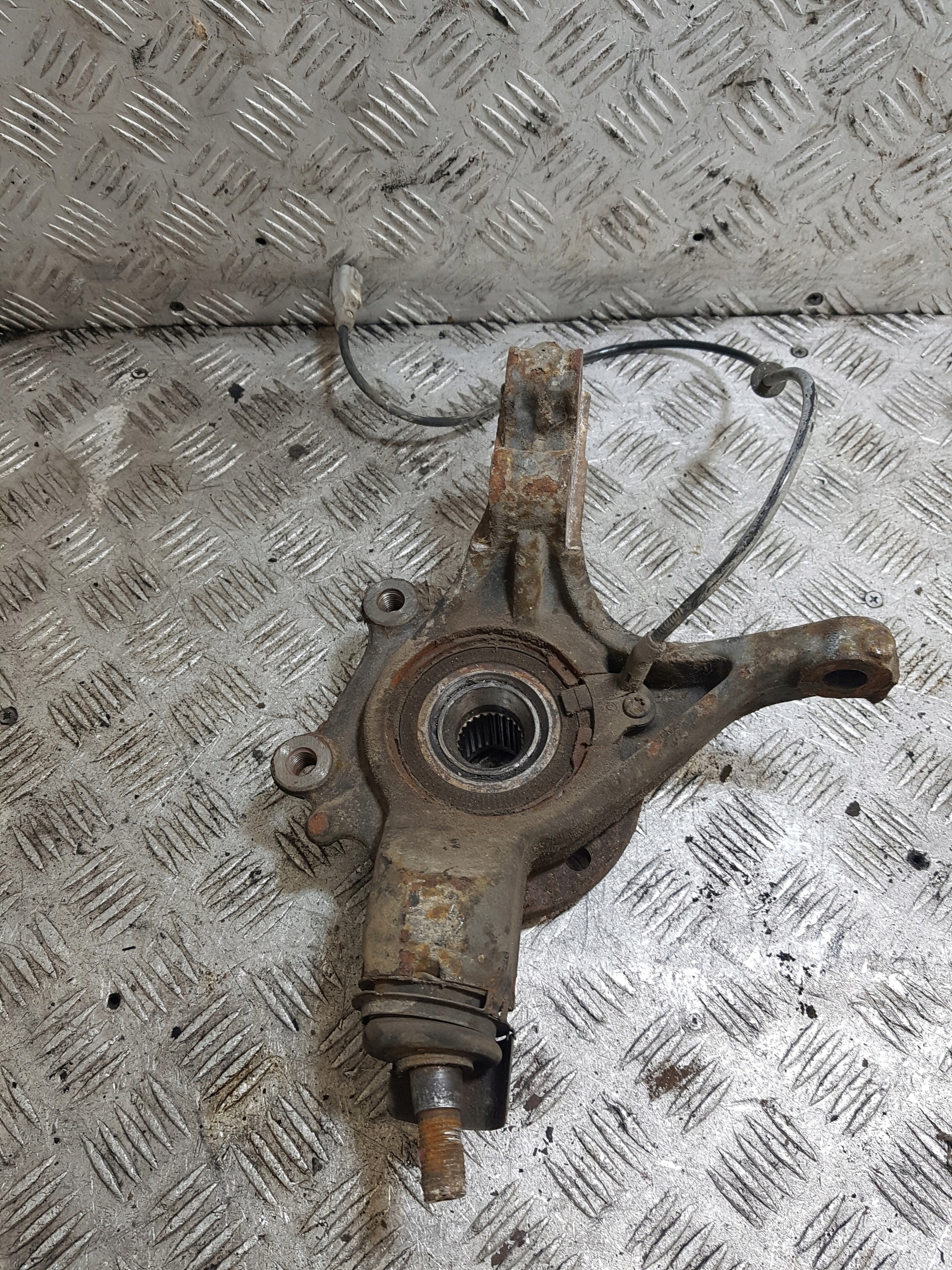 otoč čepu pravý předek CITROEN C4 PICASSO 1 2.0 HDI