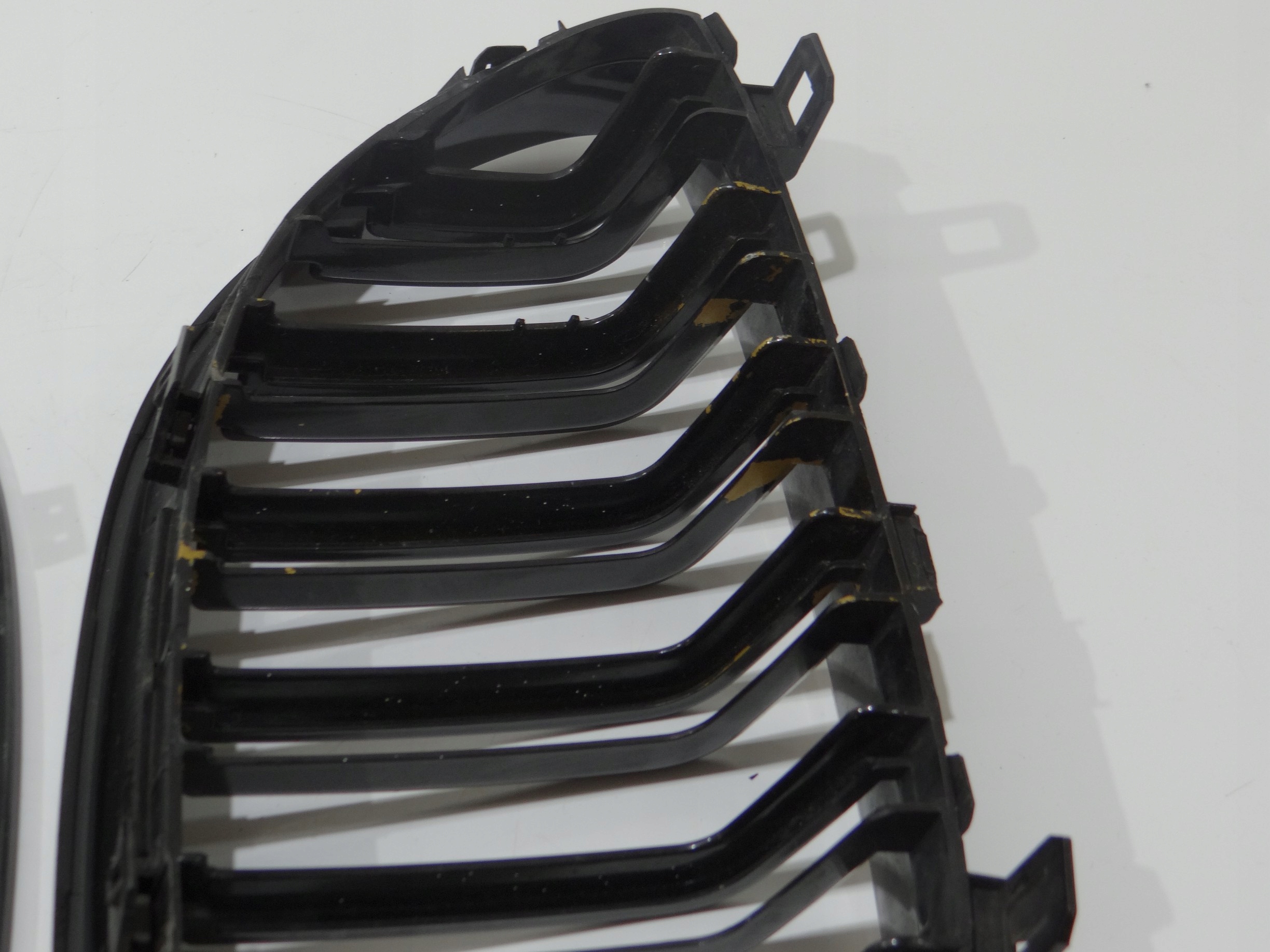 hűtőrács hip pack eleje bal BMW E60 E61 (4273389)