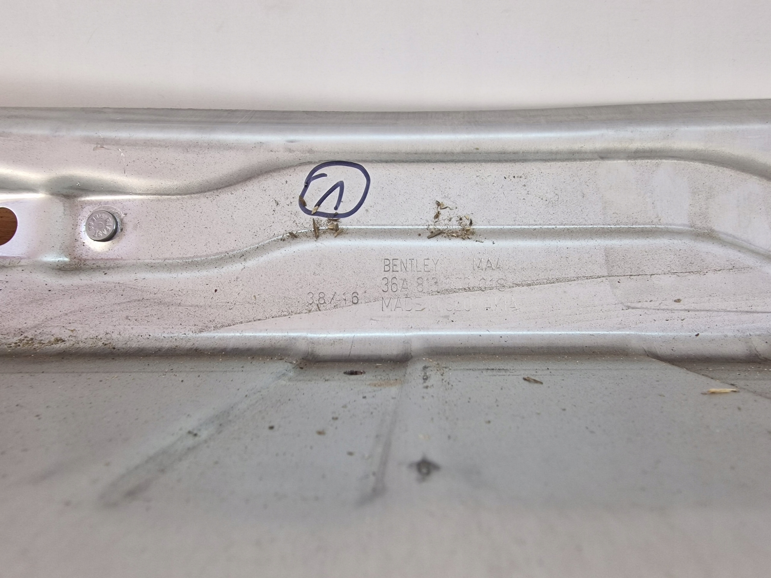 BENTLEY BENTAYGA rear upper panel pillar ORG OE