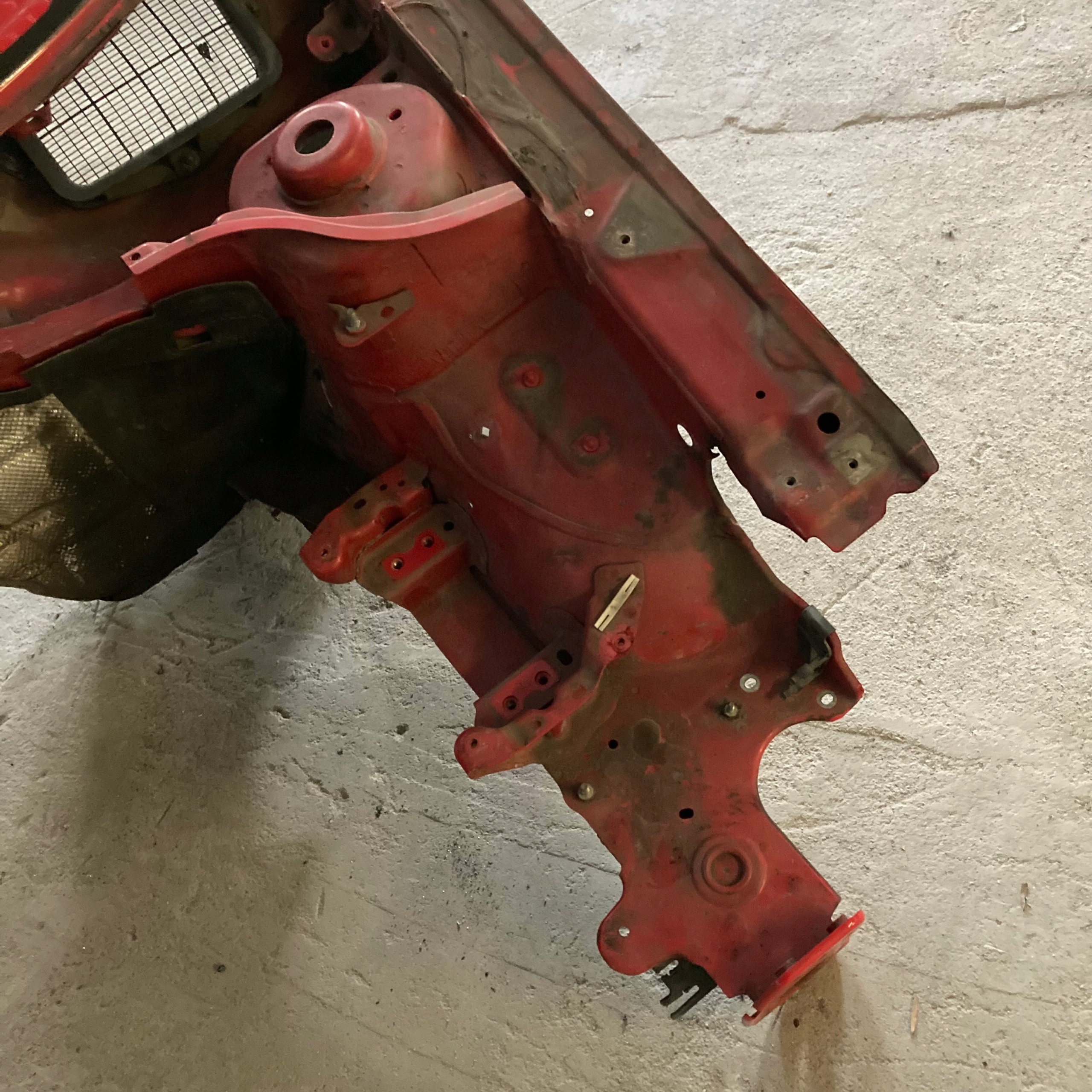 A3 LIFT 08 13R PODLUZNICA FARTUCH CWIARTKA LEWA Car type Passenger cars