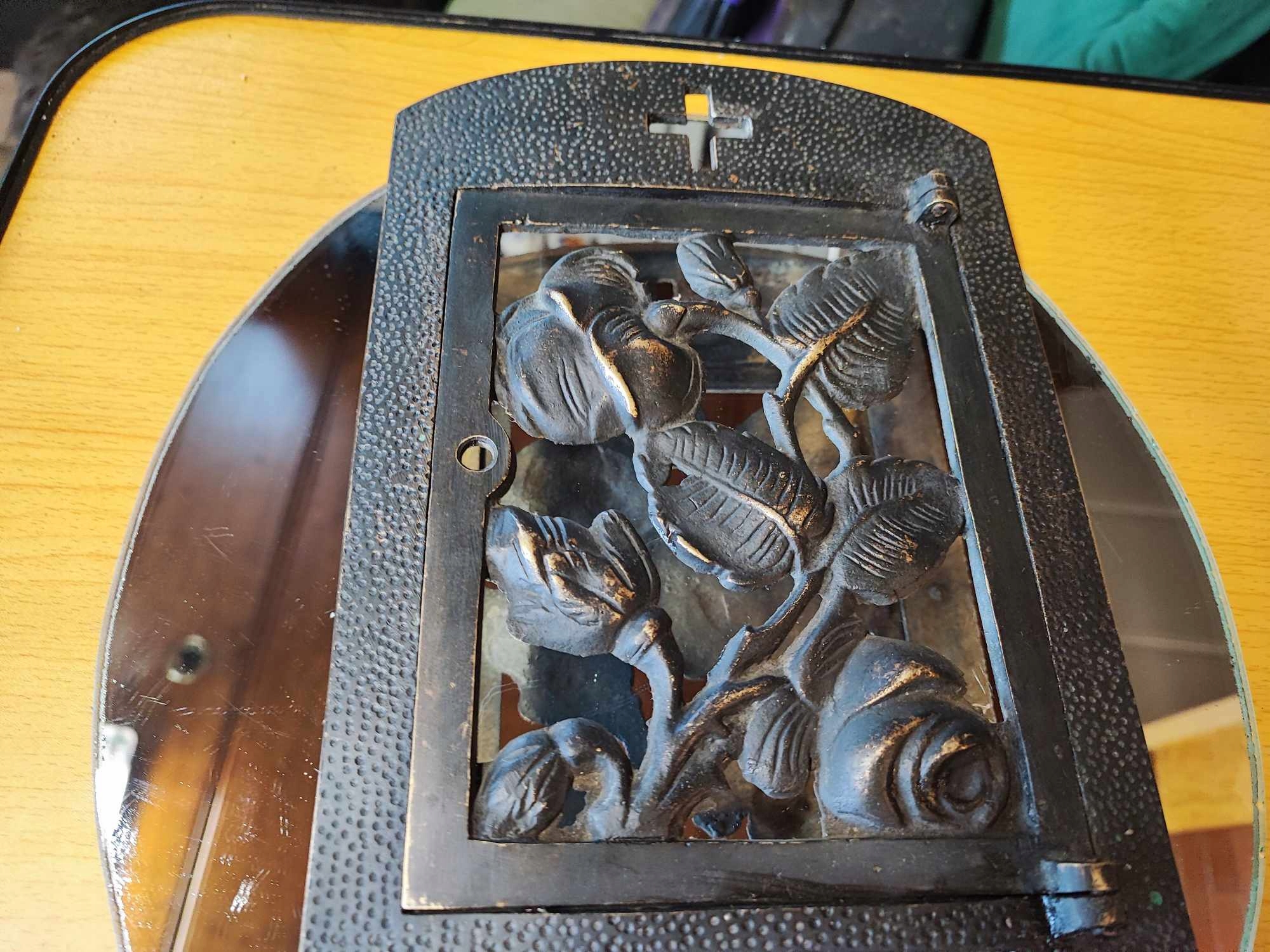 Secesyjne mosiężne drzwiczki