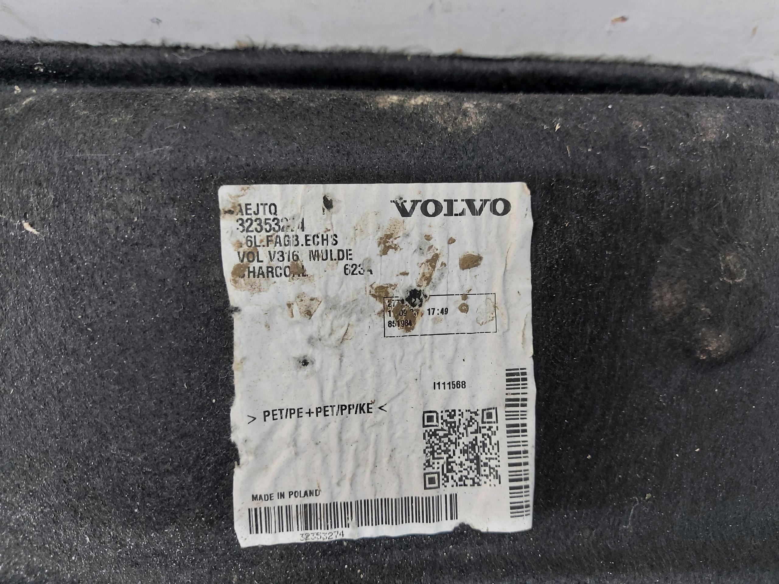 Volvo XC40 Lift Recharge sump upholstery boot 32353274