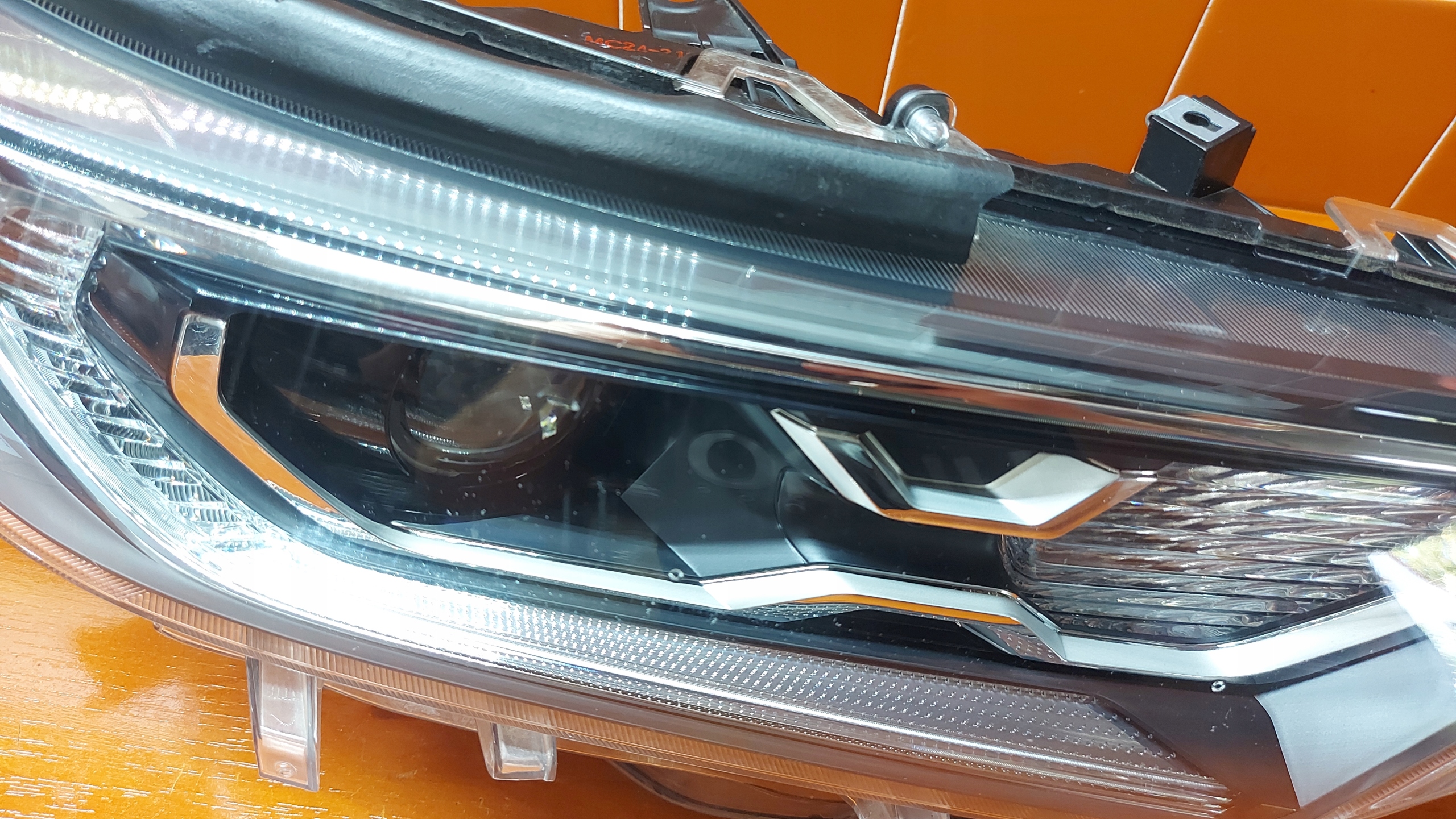 REFLEKTOR light right right front TOYOTA RAV4 V 18