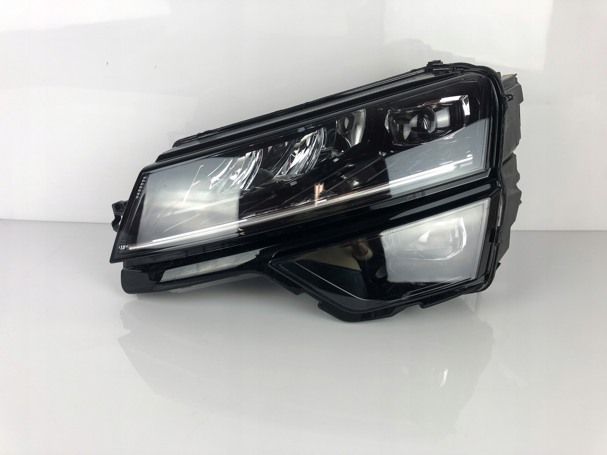 SKODA KAROQ FULL LED LAMPA LEWA PRZÓD 2017 57B941015D 57B 941 015D za