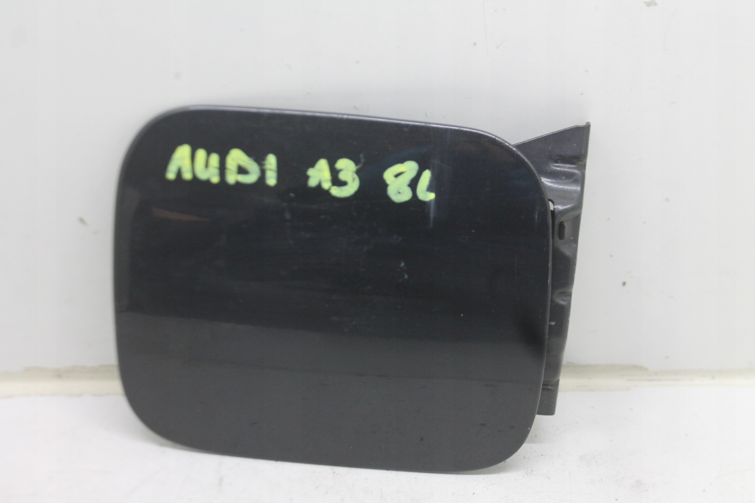 Volet trappe carburant Carburant 8E0809905 AUDI A3 8L