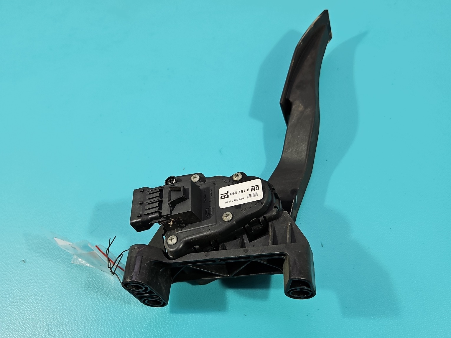 accelerator pedal OPEL ASTRA H 1.9 D 9157999 BL
