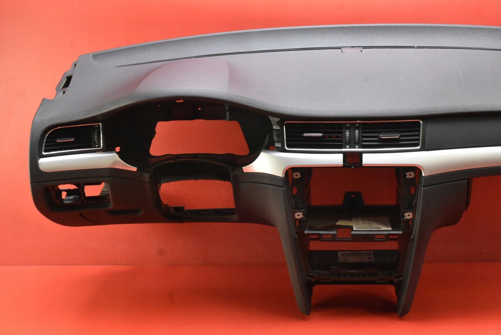 dashboard instrument panel console cockpit airbag EU SKODA SUPERB 2 II 08-13
