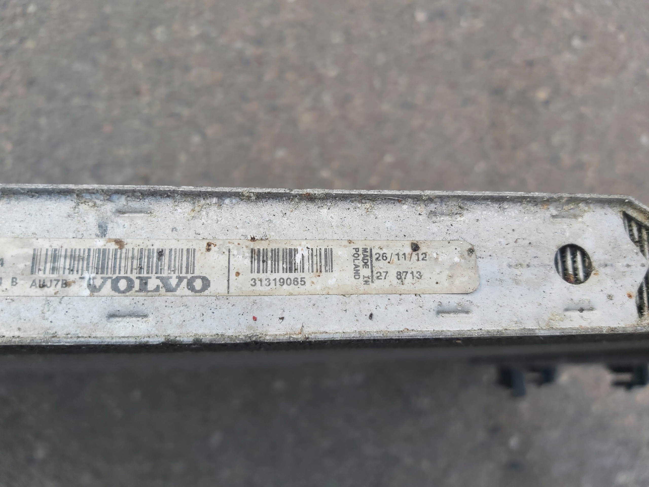 water cooler 31319065 VOLVO V40 II 2.0 D 2013R
