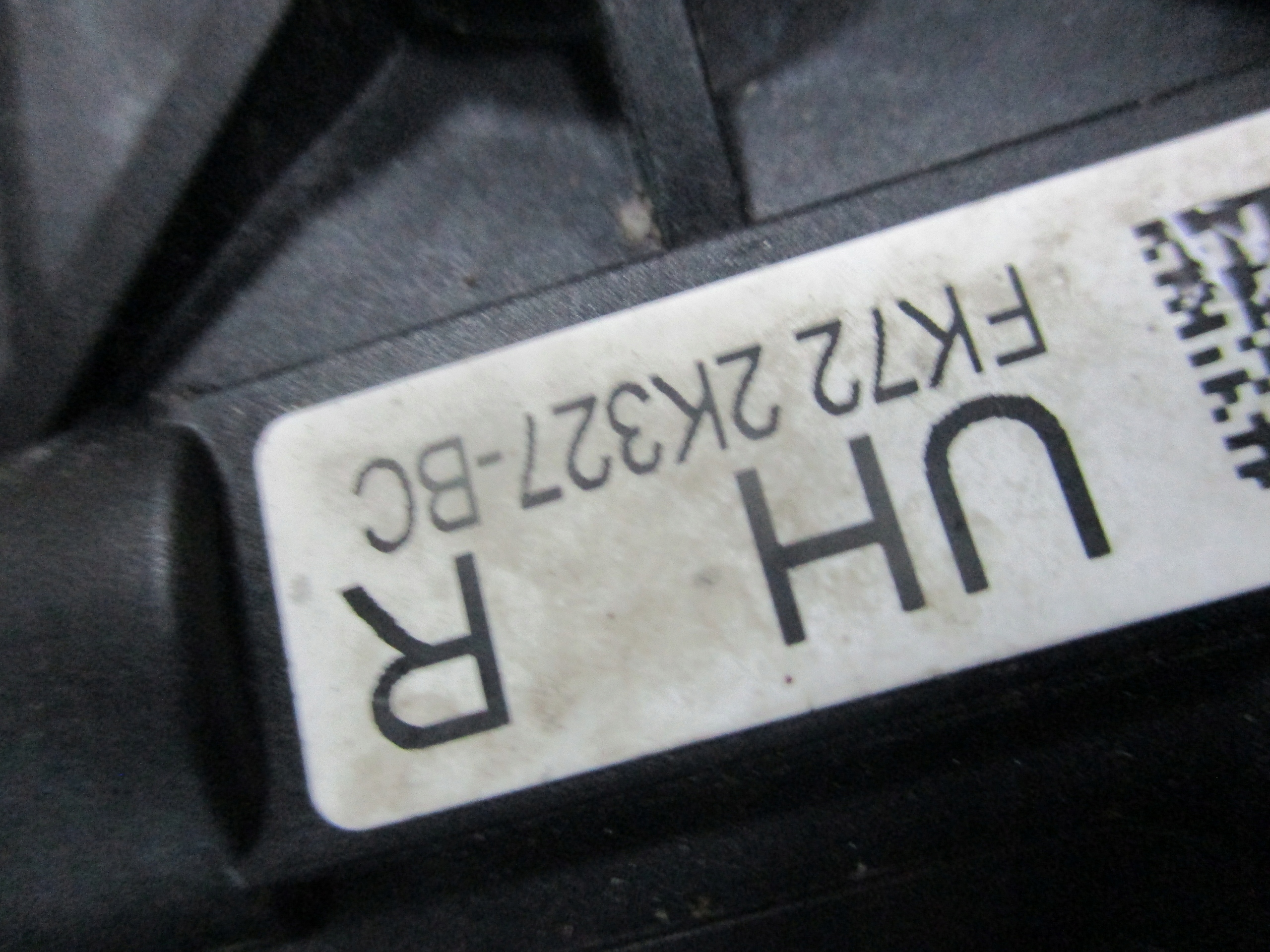 caliper rear part Land Rover Discovery Sport 14