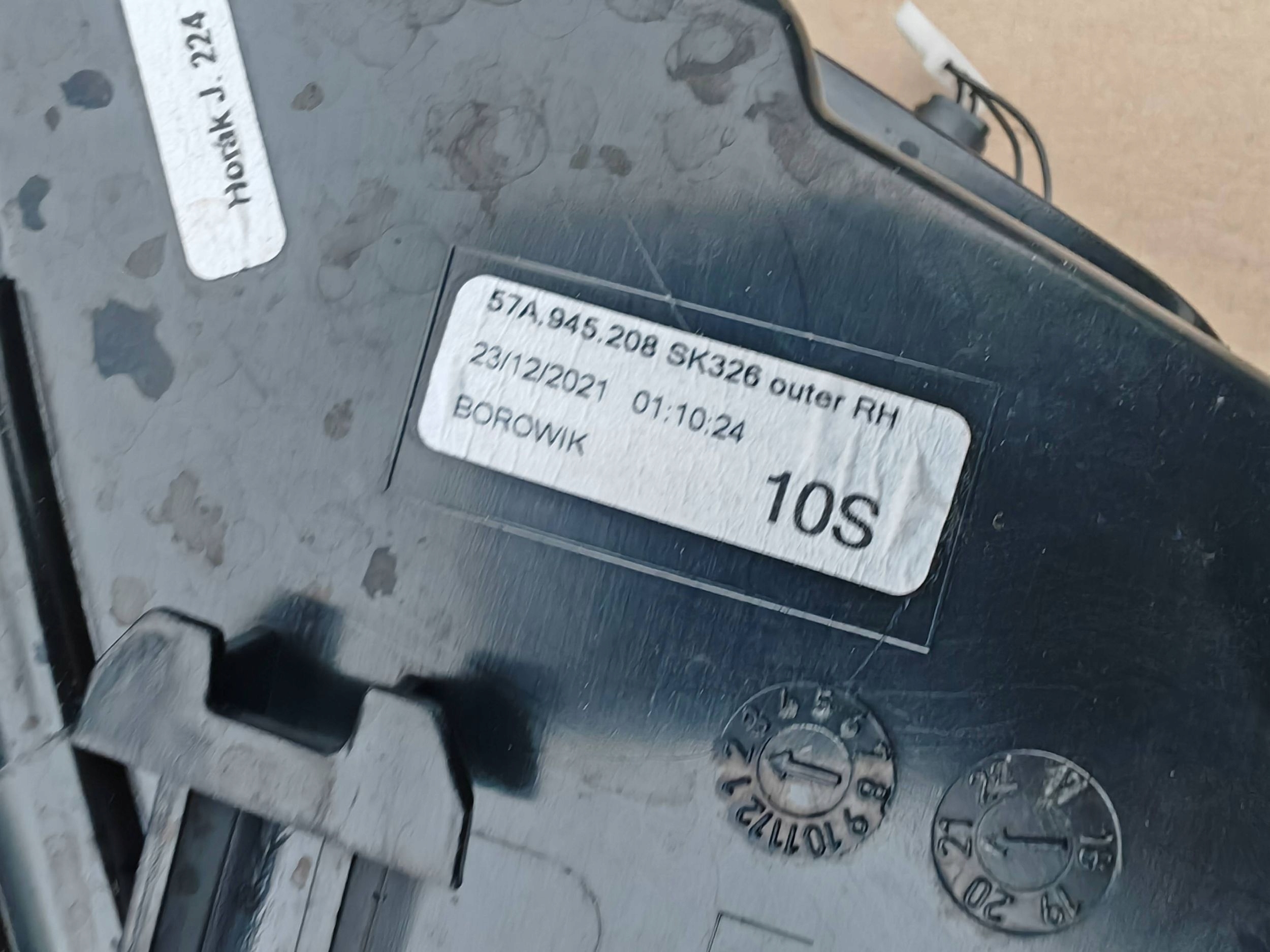 SKODA KAROQ 2017 LED 57A PRAWA LAMPA TYLNA TYŁ Producent części Skoda OE