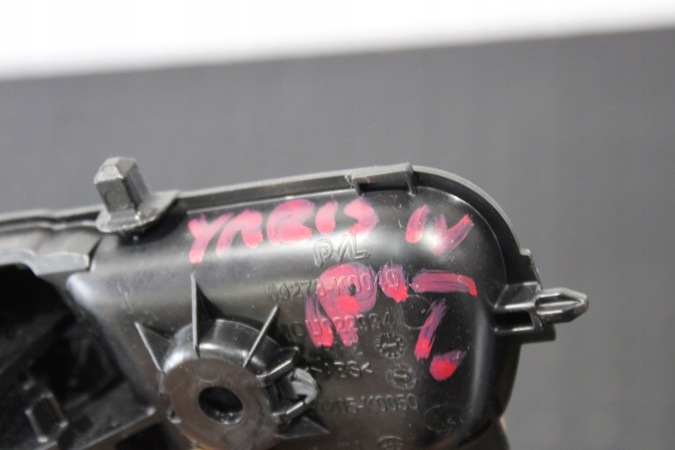 handle door right rear part TOYOTA YARIS IV 4