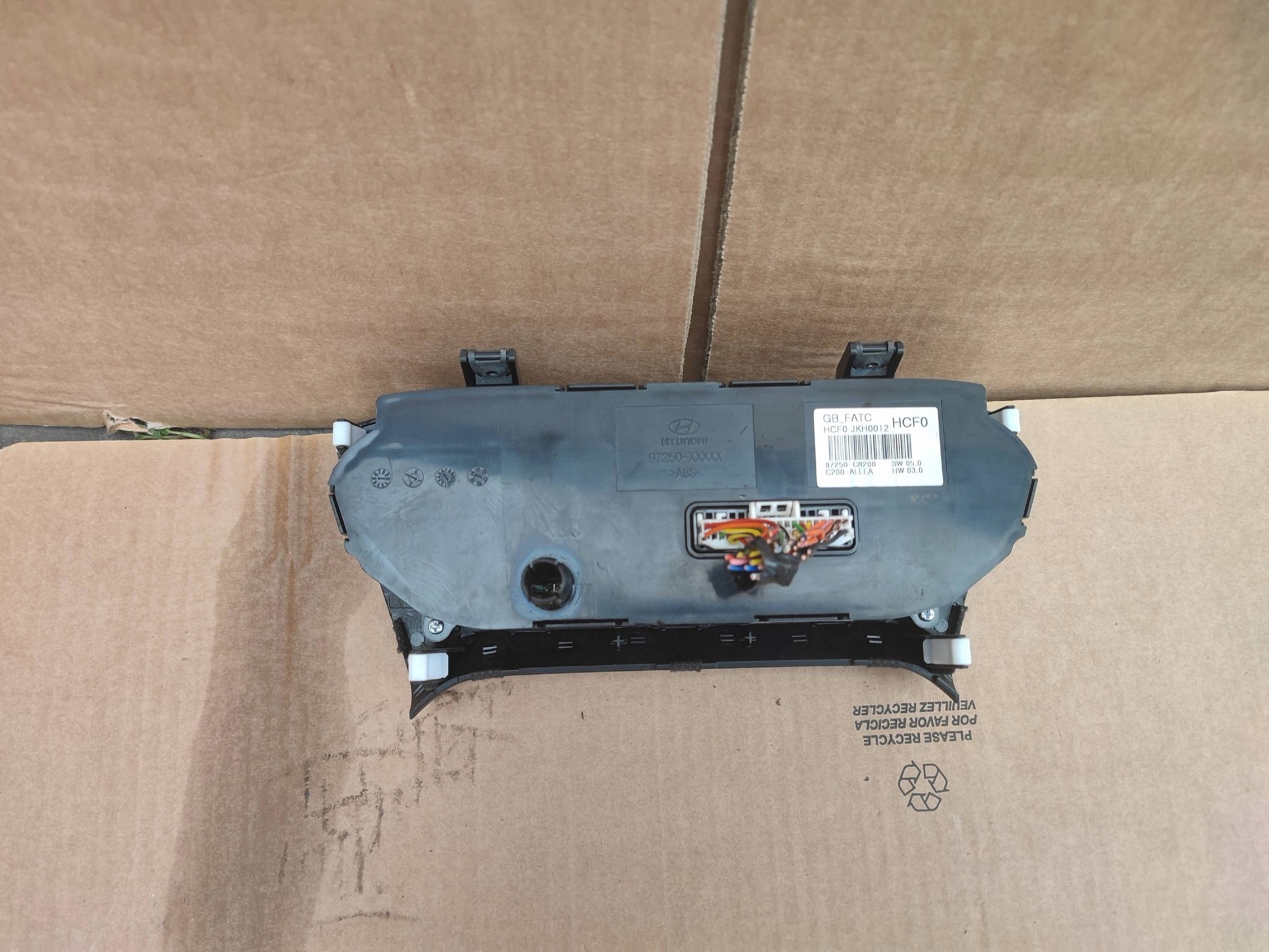 HYUNDAI I20 II Unite commande clima CLIMATRONIC 97250C8200