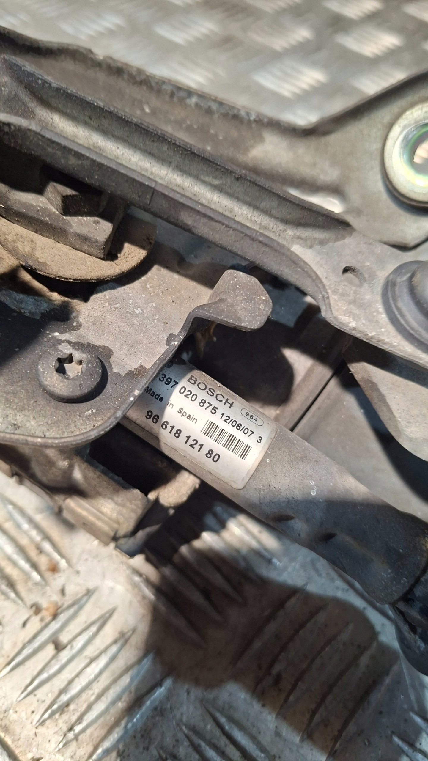 wiper mechanism left front PEUGEOT 407