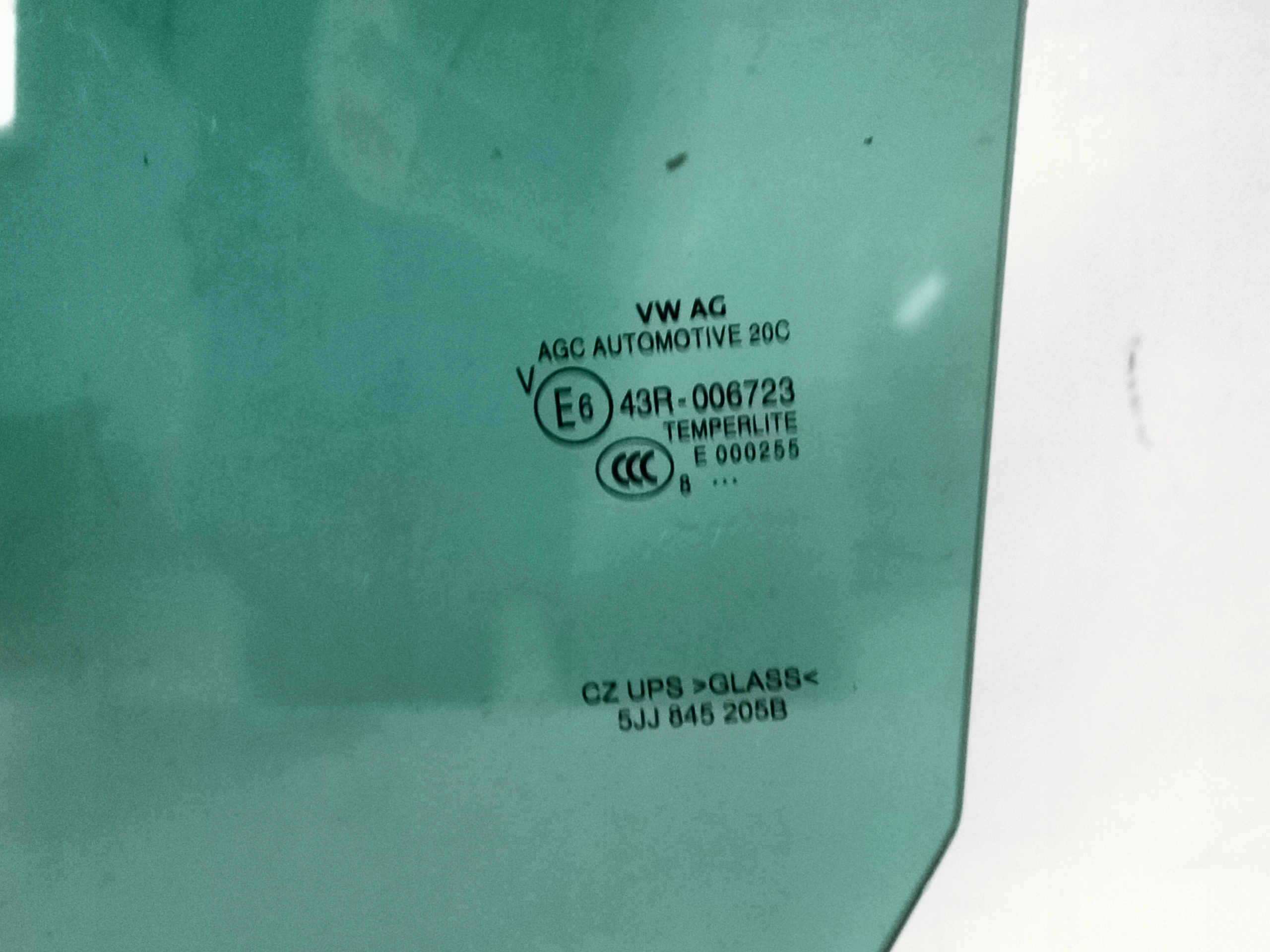 window dzrwi tylnych rear part left SKODA RAPID 12- SPACEBACK