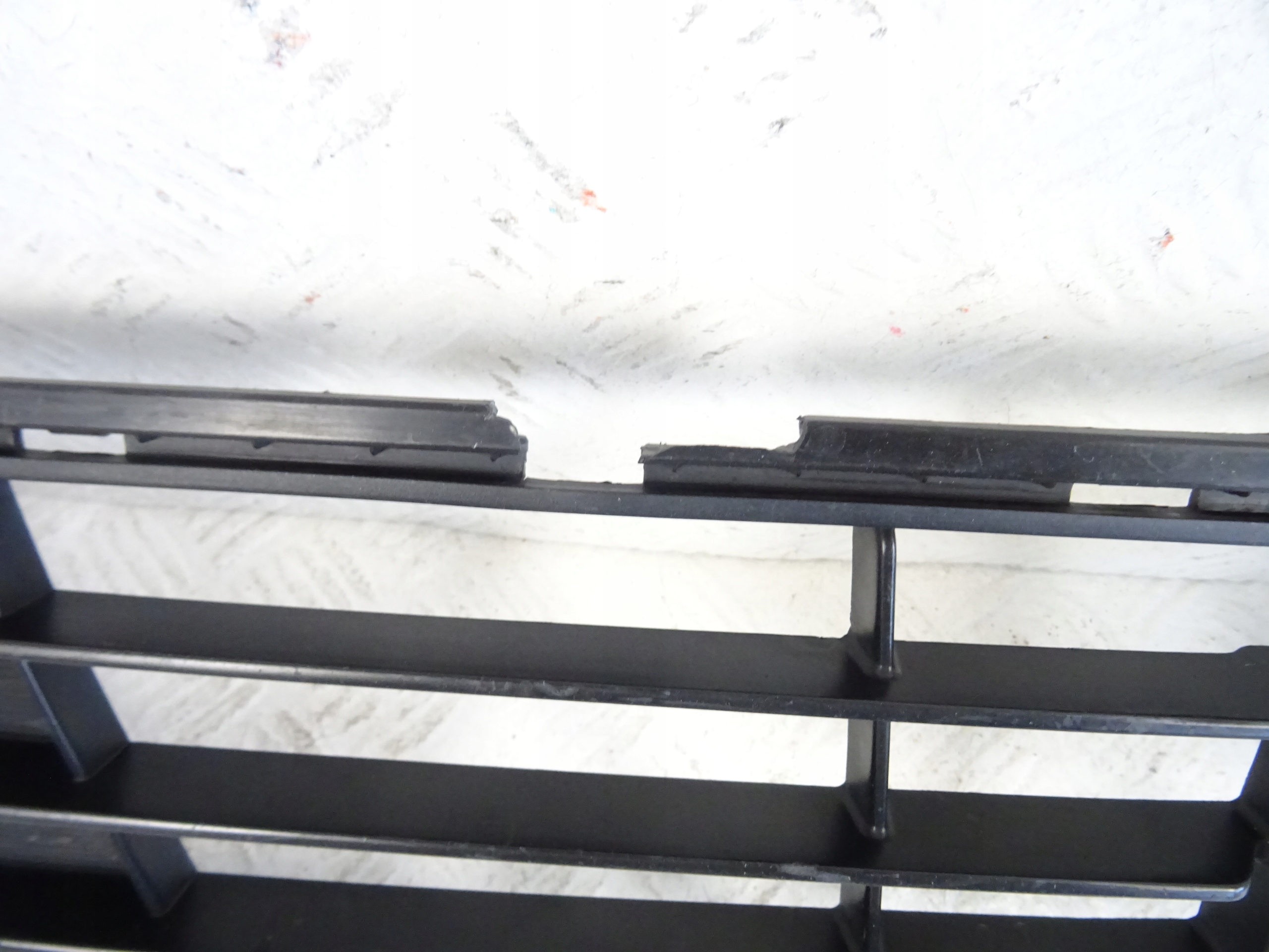 grid central of a bumper front KIA NIRO 86561-G5600