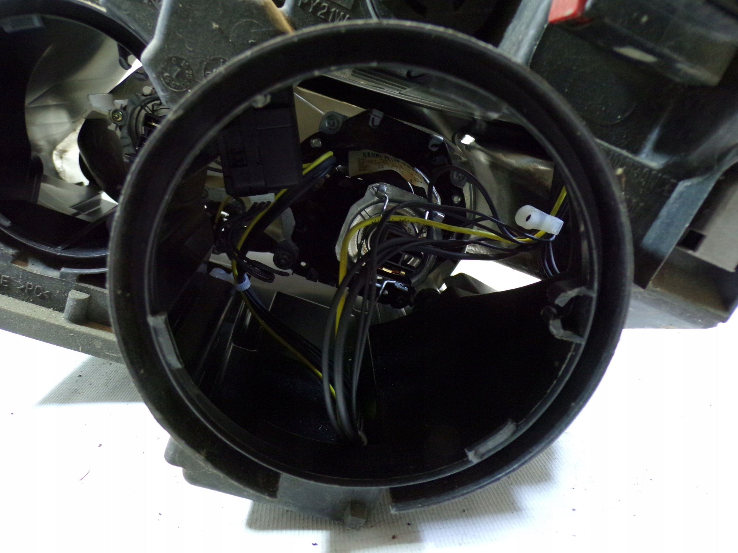 light front front right CITROEN C8 (3)