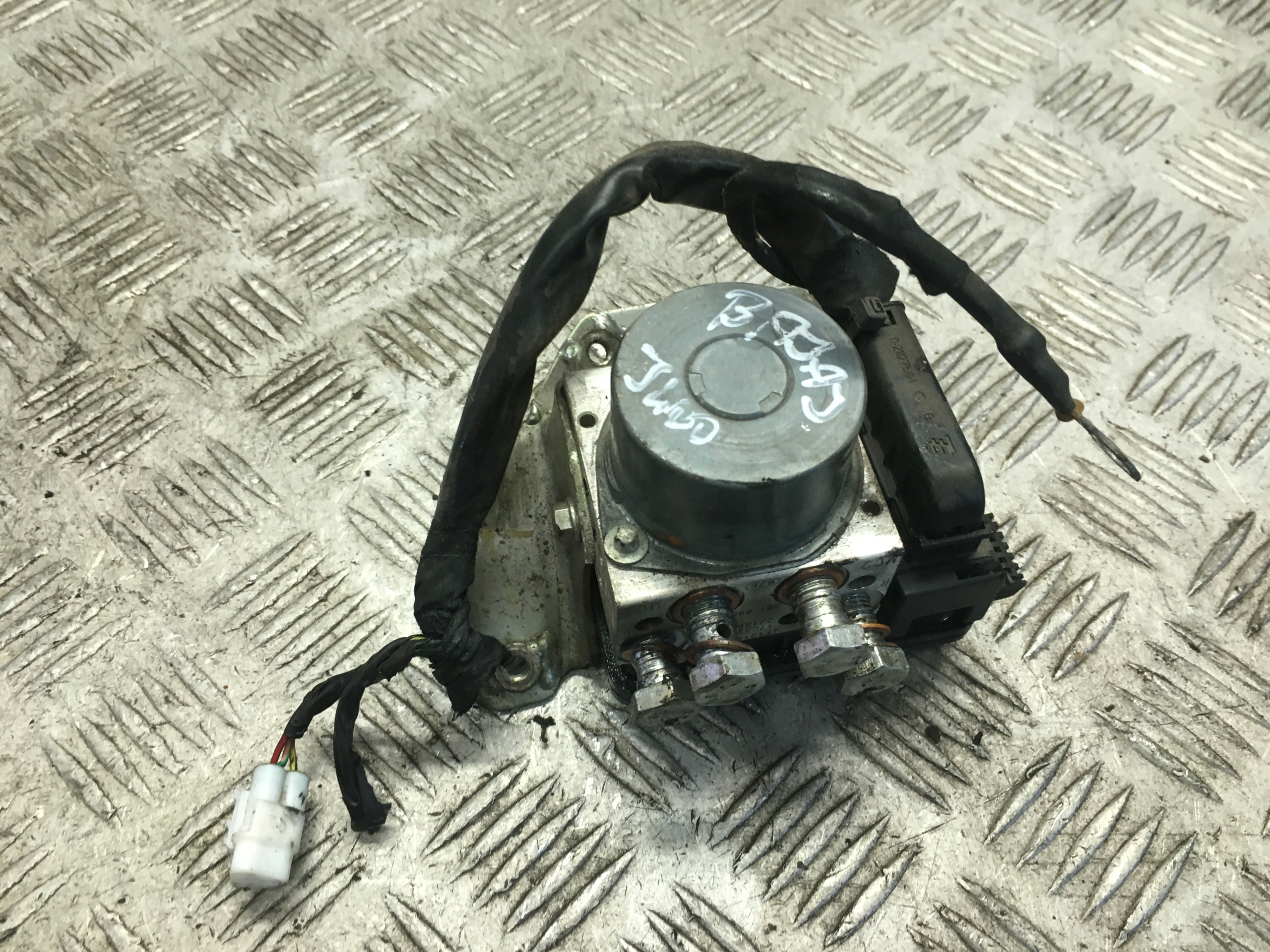 BAJAJ DOMINAR 400 ABS НАСОС JF131815