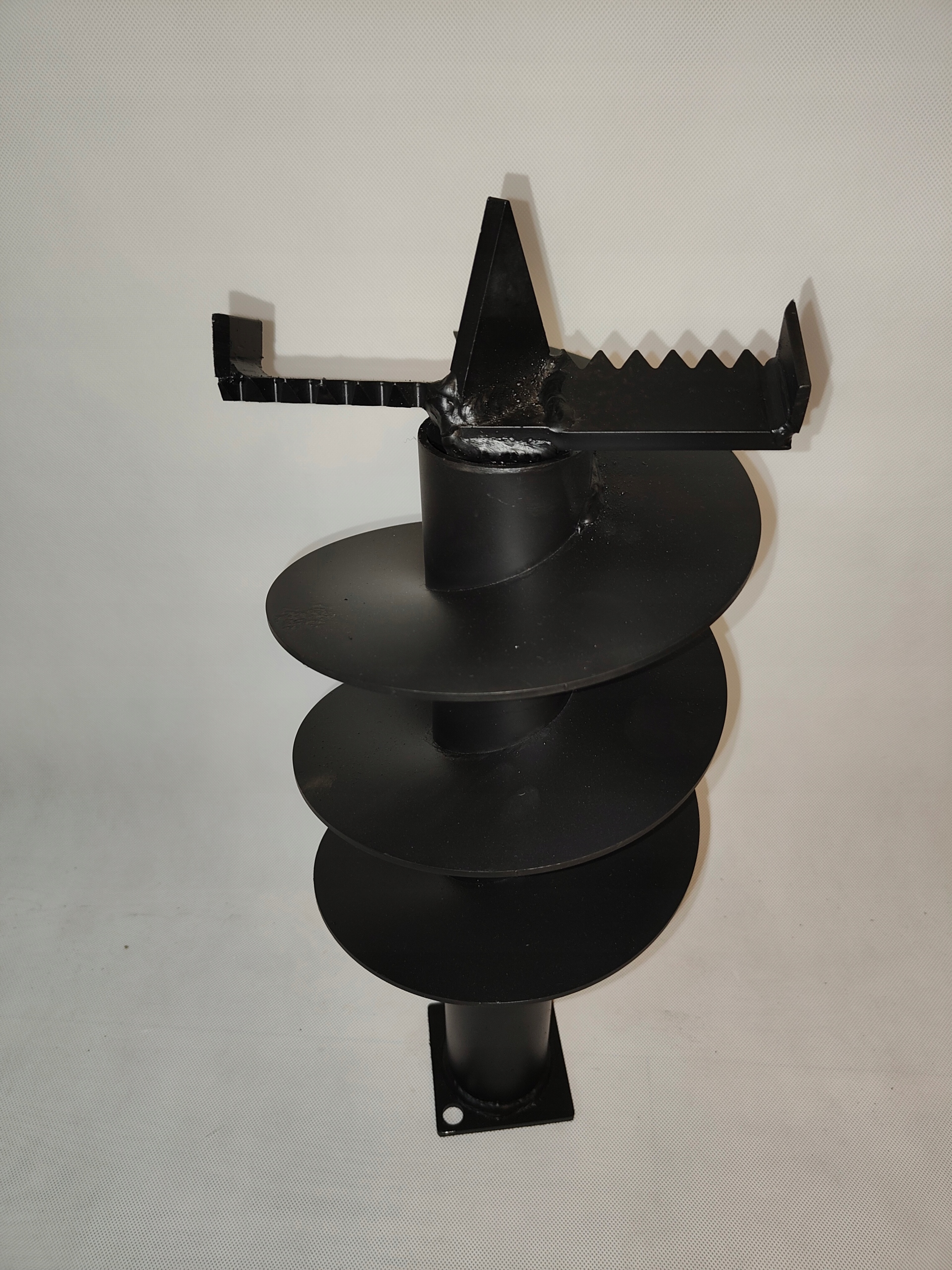 Hlemýžď 185 mm s motýlkovým vrtákem pro hlínu na tyči 35 mm x 35 mm.