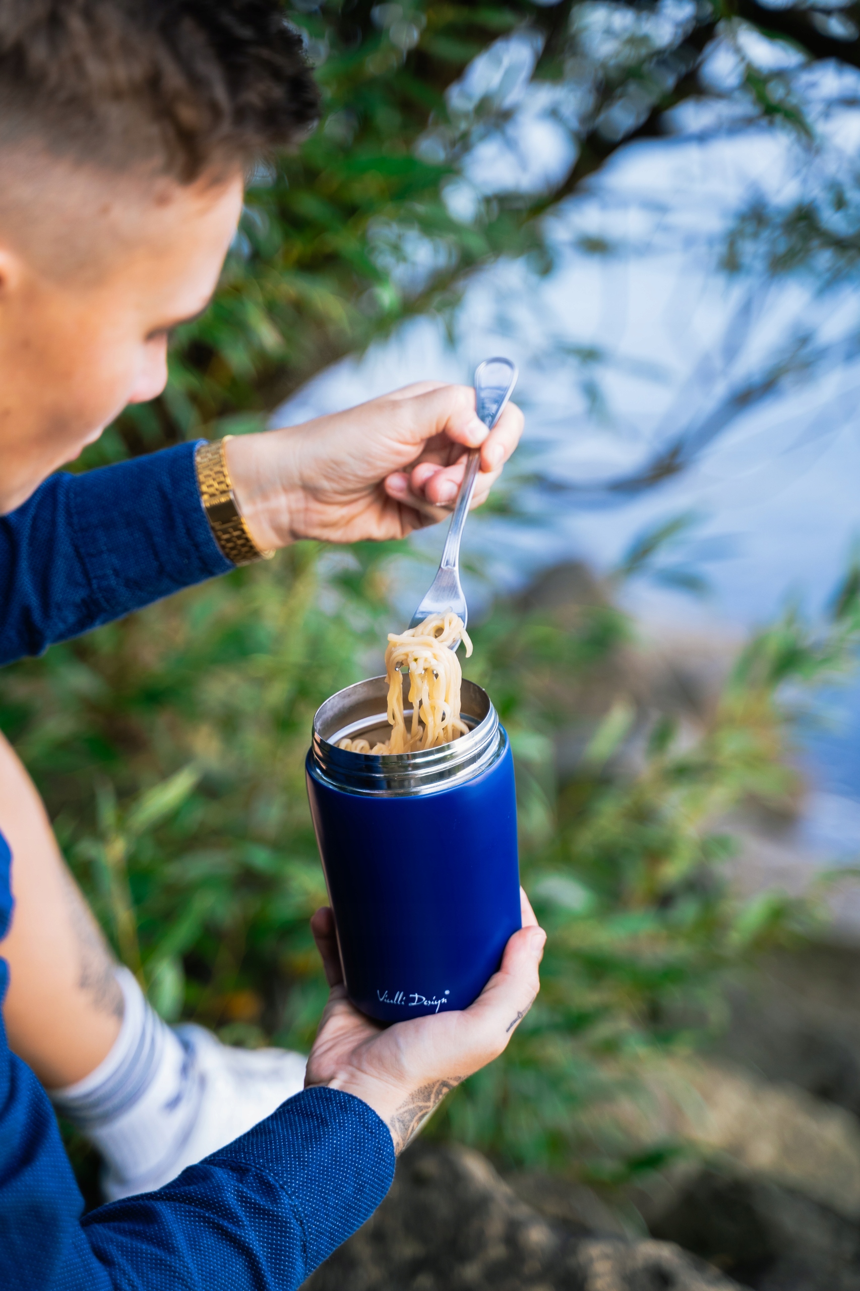 VIALLI TERMOS OBIADOWY PRÓŻNIOWY POJEMNIK ŻYWNOŚĆ ZUPĘ FUORI 0,5L GRANATOWY Materiał stal nierdzewna