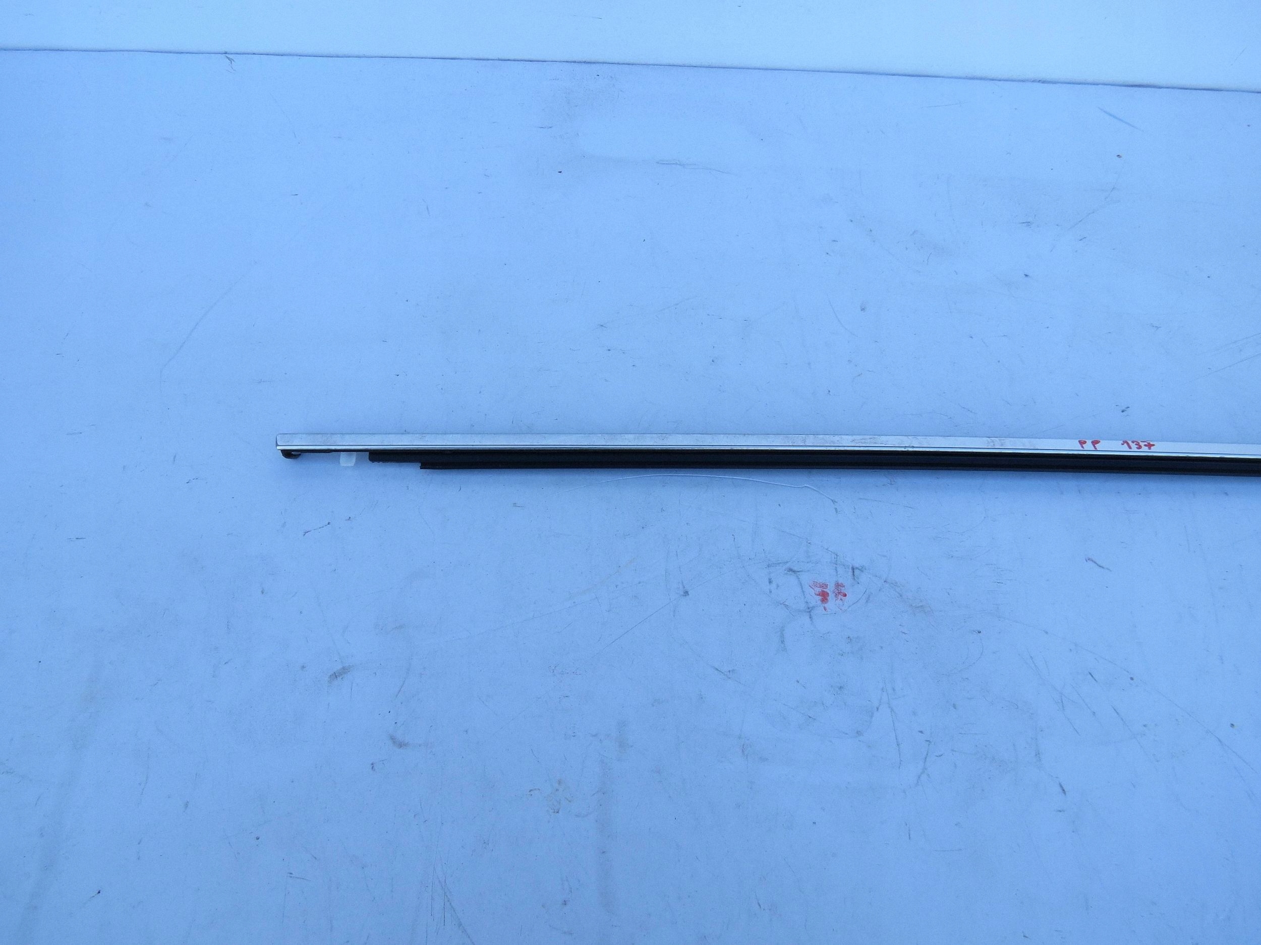 LISTWEA dust CHROM right front VOLVO S90 V90 31848055