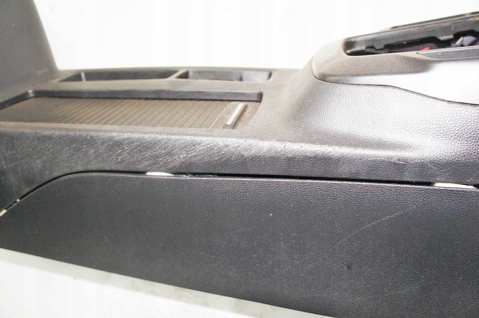 SF212 FORD Focus MK4 ^ тунель середина