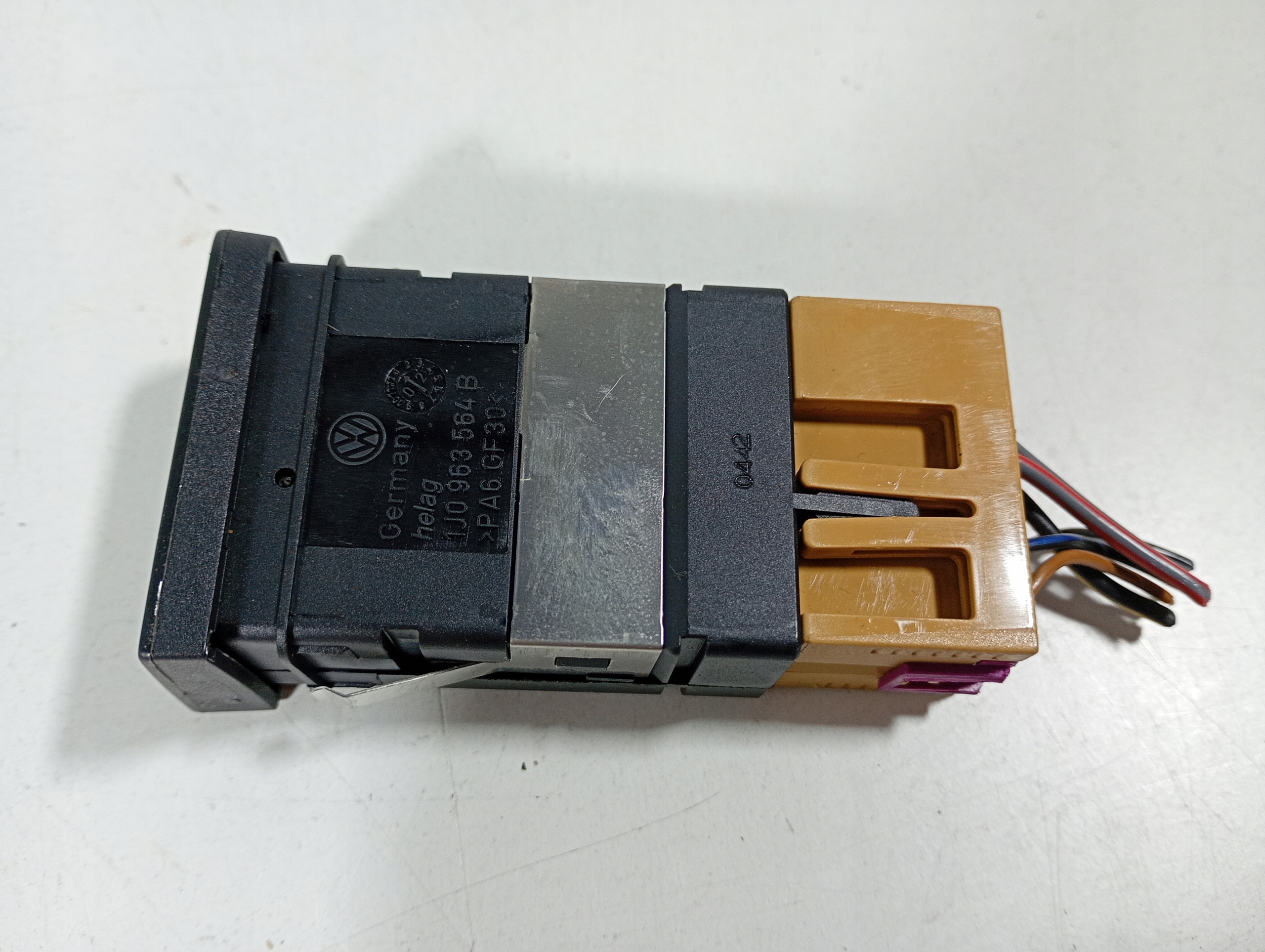 VW BORA 98-05 switch switch OGRZEWANIA seat OE 1J0963564B