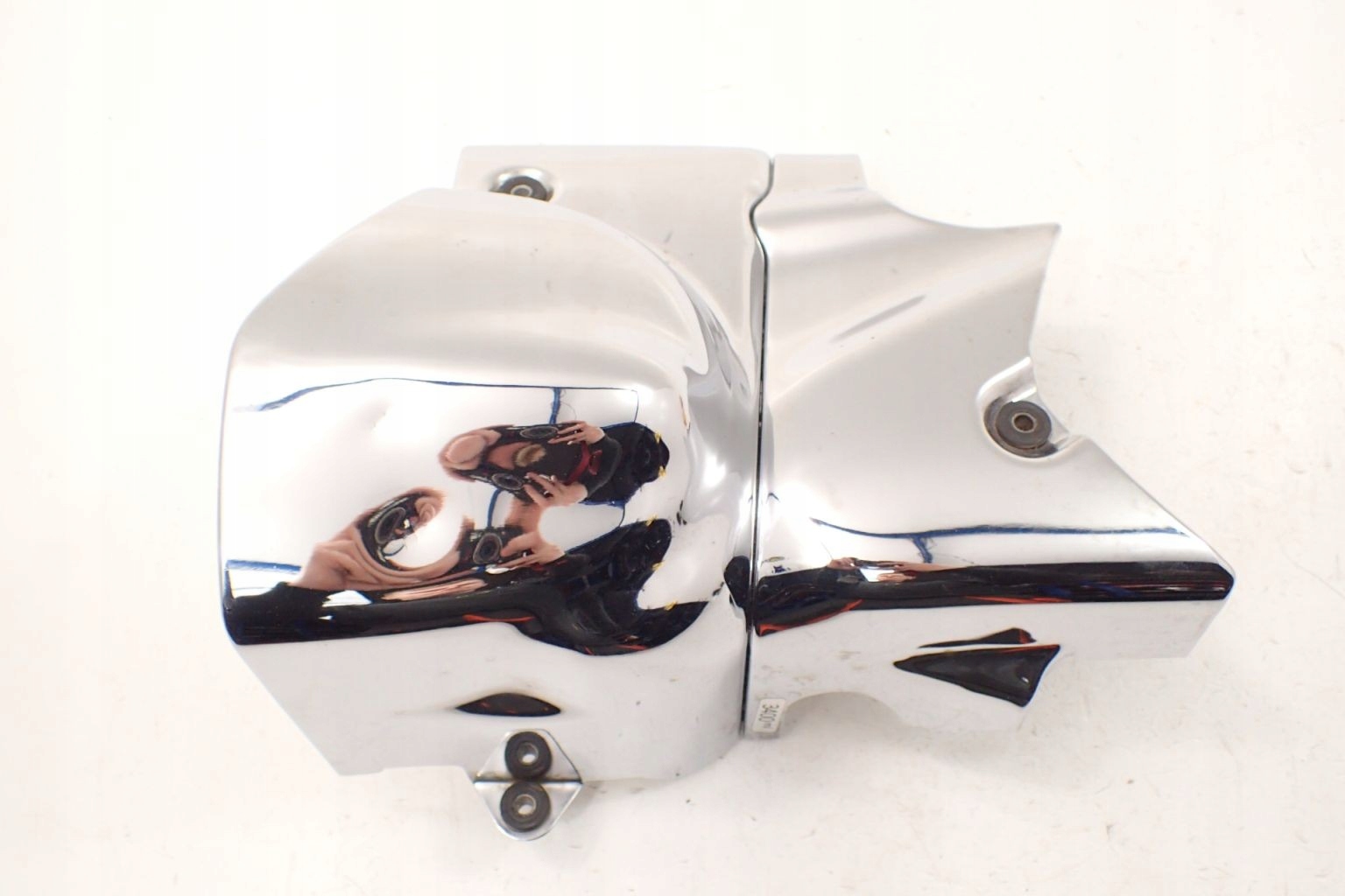 137517-1111 - Suzuki M 1800 R Intruder крышка капота двигателя