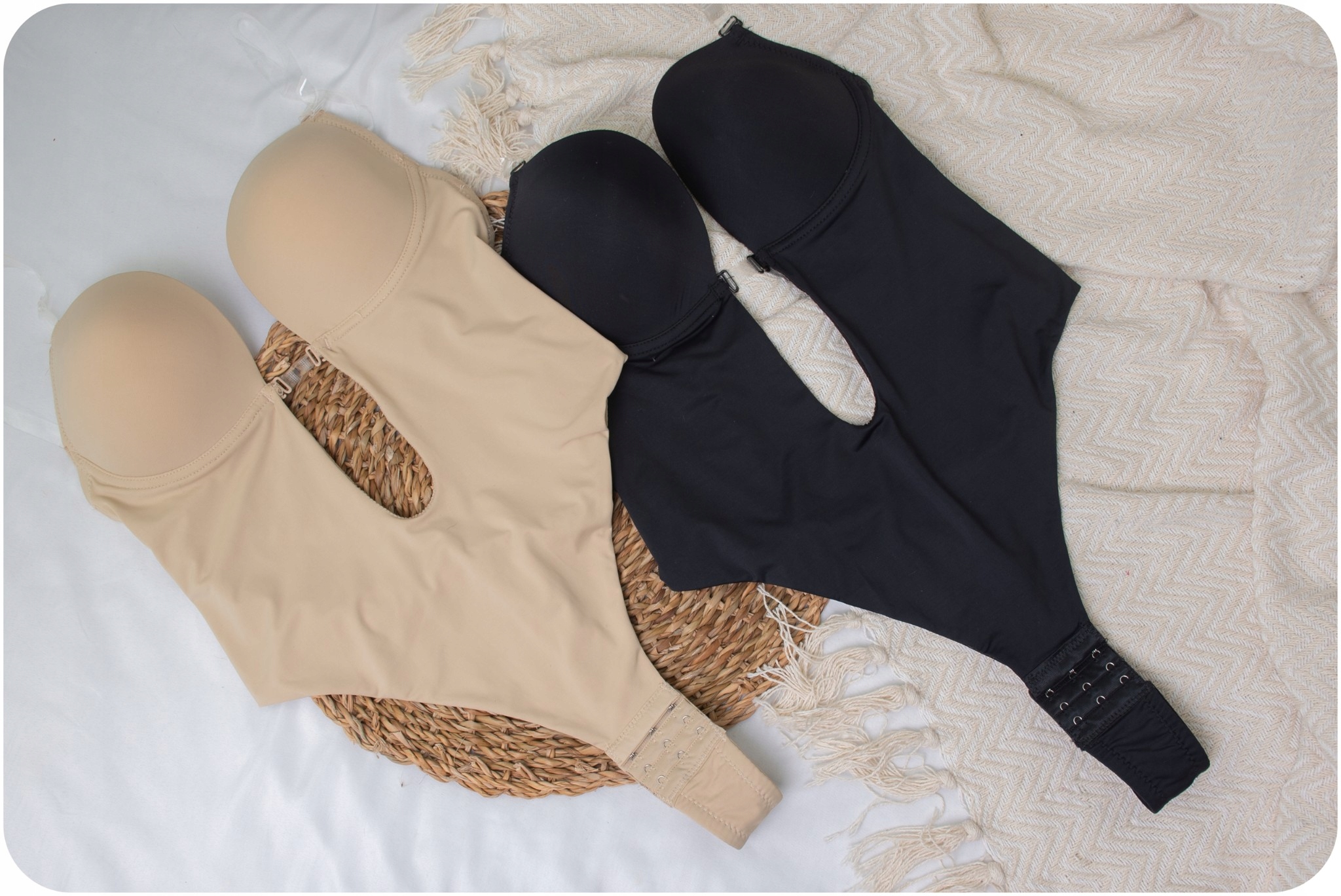 Body Bez Pleców Głęboki Dekolt Bez Pleców Do Sukni Na Ramiączkach Sexy M/L Rozmiar M/L