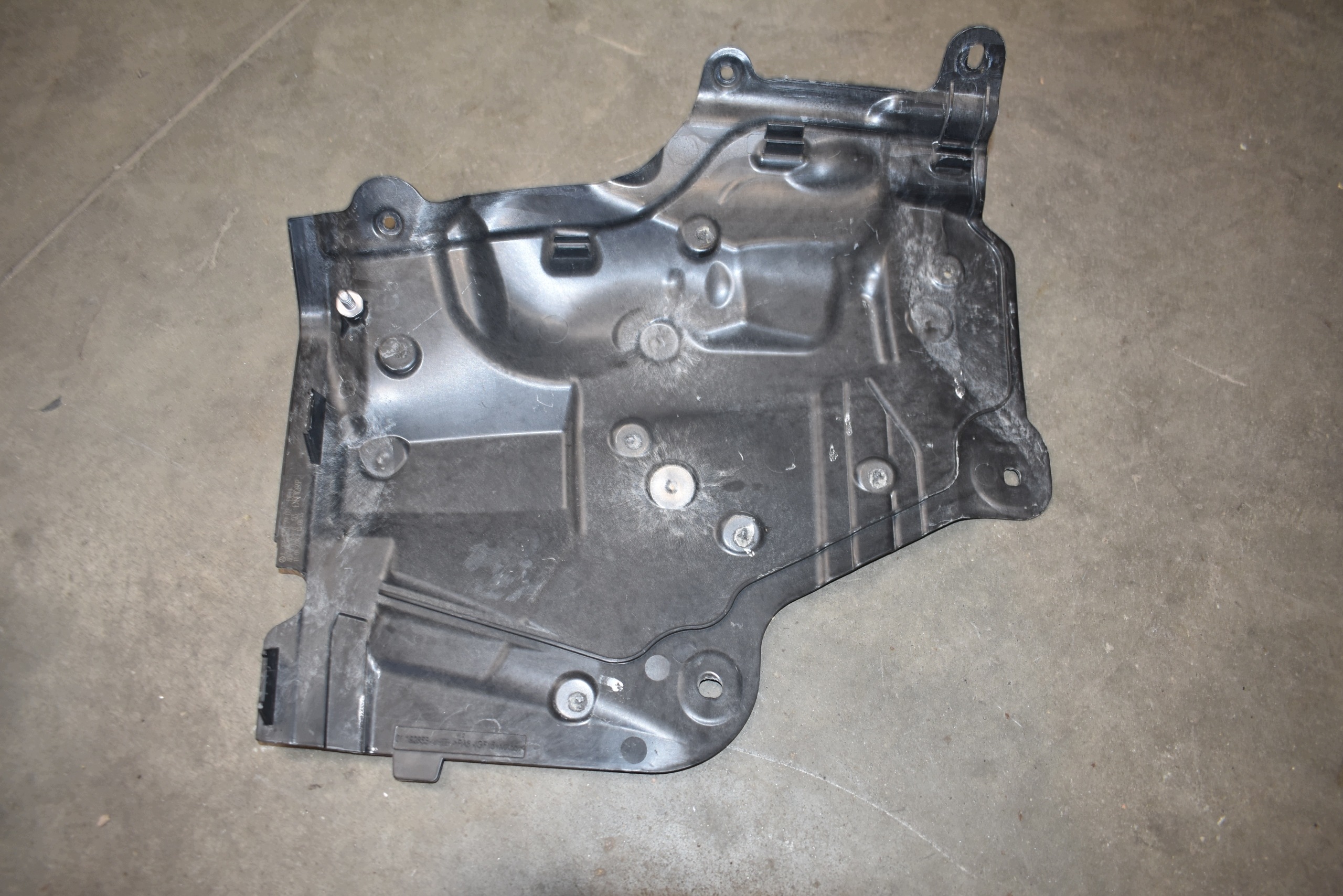 IDEALNA Blende Abdeckung wärmblech MERCEDES W206 1
