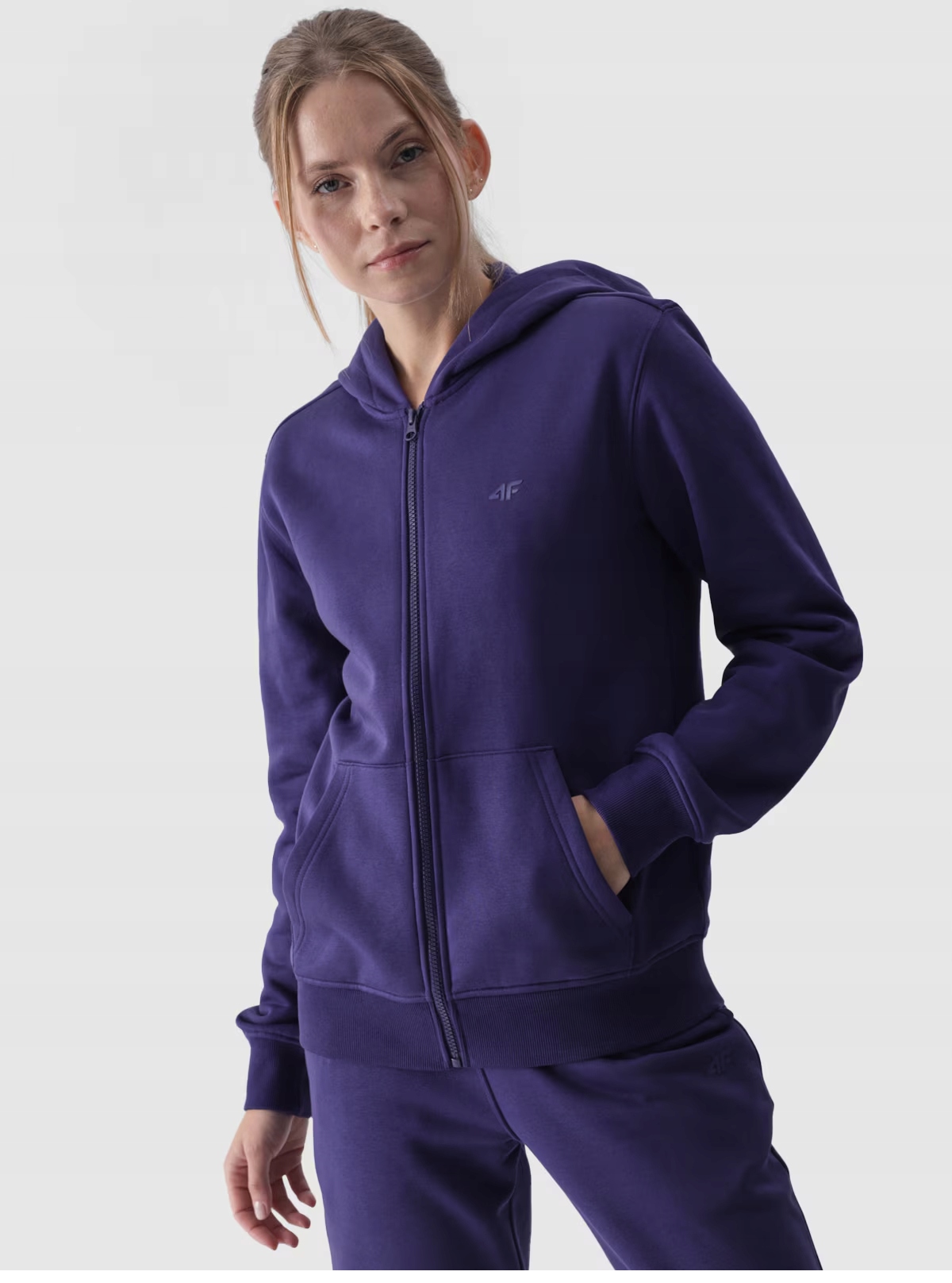 BLUZA DAMSKA M 4F ROZPINANA Z KAPTUREM BASIC TSWSF1467 AW24 Marka 4F