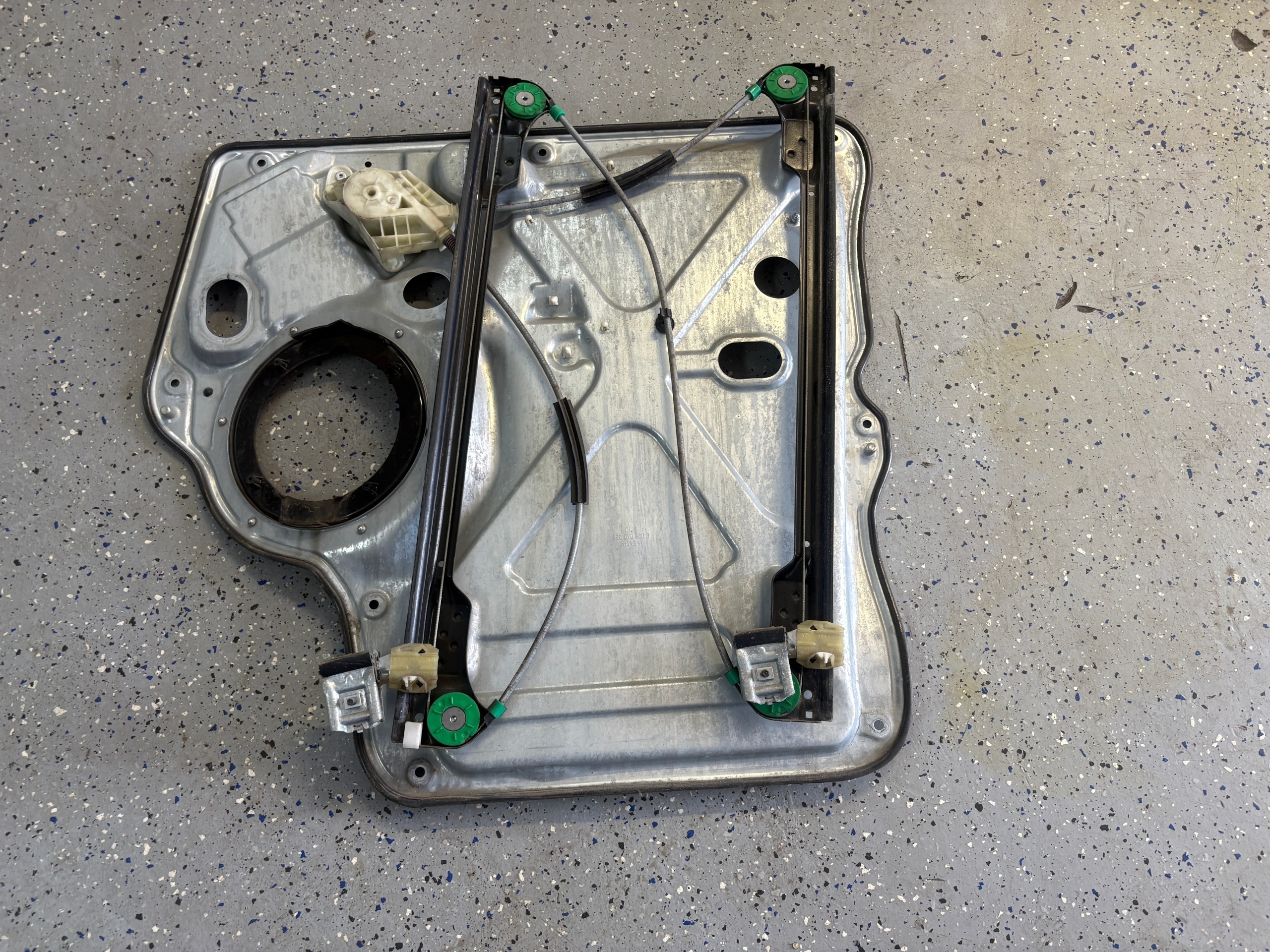 VOLKSWAGEN T5 window regulator left front 7H0837729AP
