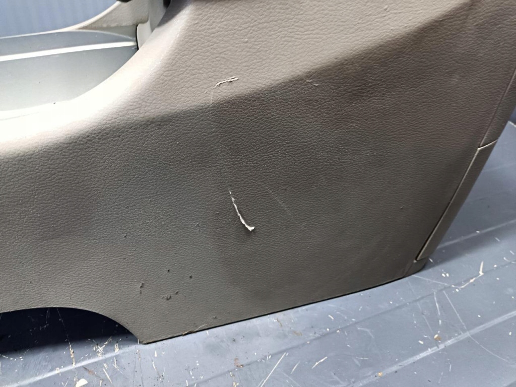 subaru TRIBECA подлокотник