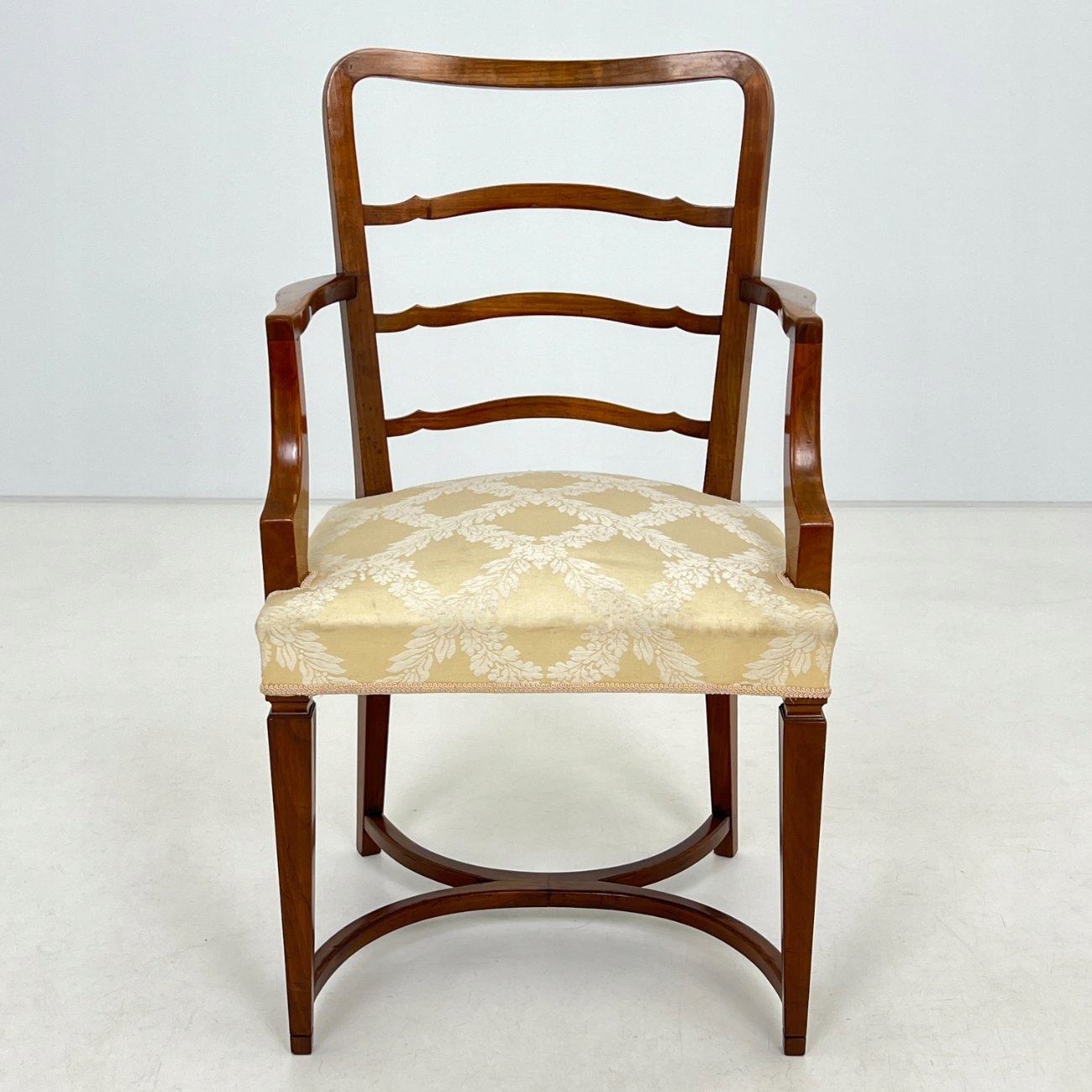 Krzesło z orzecha 53x57x93 cm, 51 cm