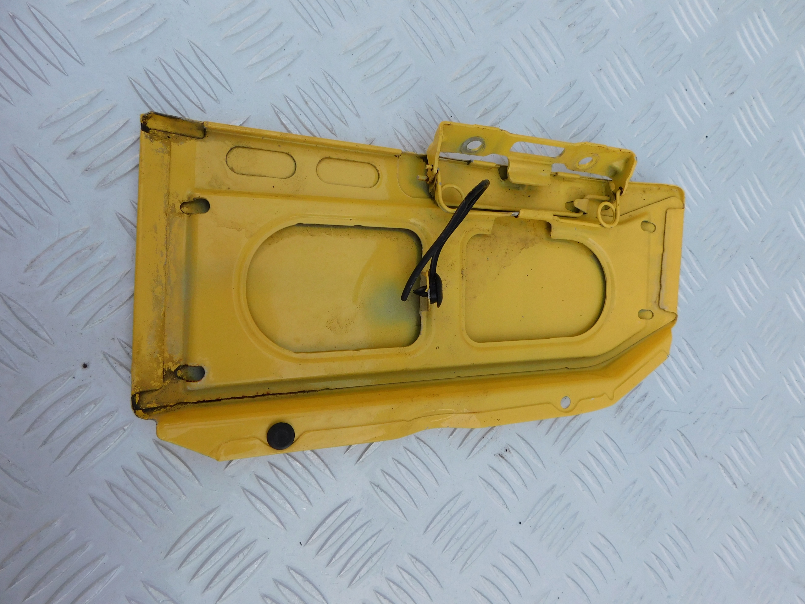 Mercedes Sprinter 906 klapka wlewu paliwa 06-16r Producent części Mercedes-Benz OE