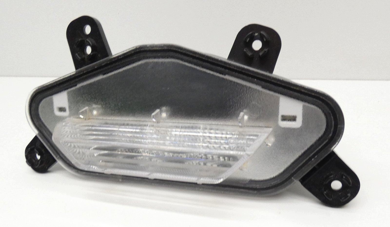 KIA SPORTAGE V 5 924A3R2000 2021- light TRZECIE light STOP