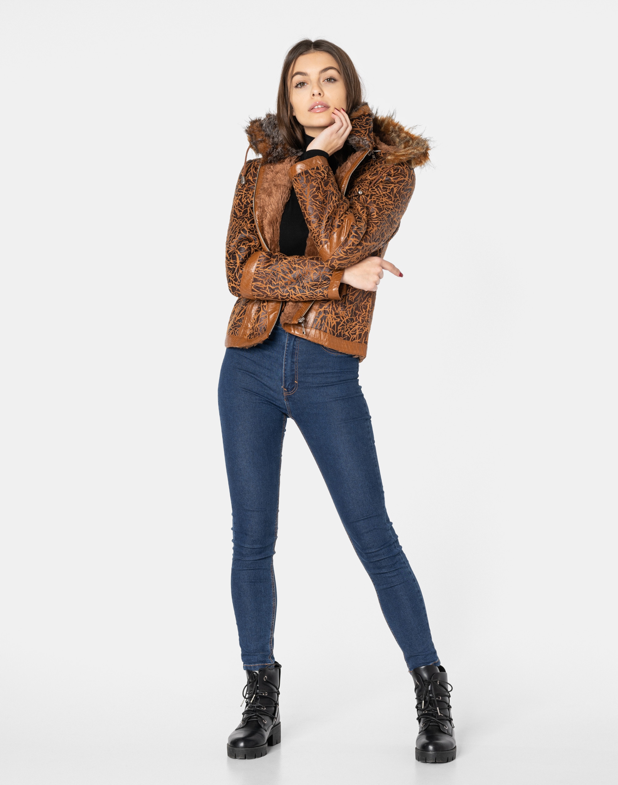 Ciepła Kurtka Damska Ocieplana Futerkiem 813-3 r M Rękaw długi rękaw