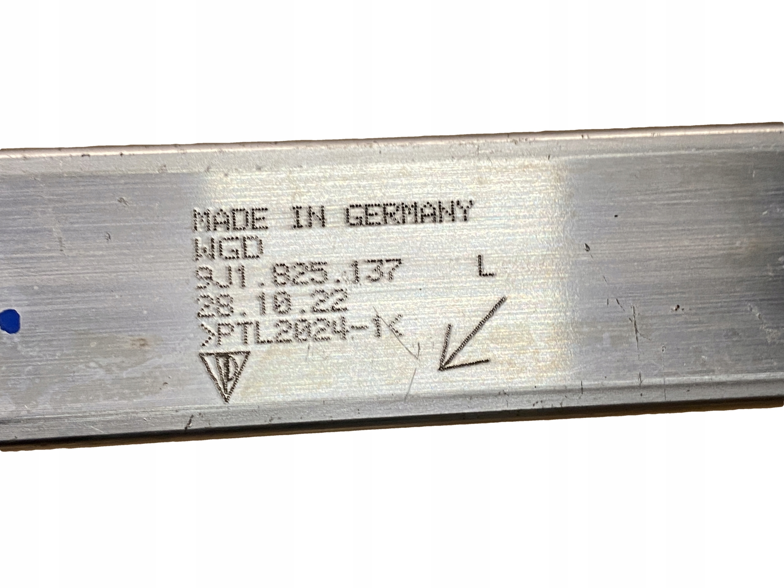 AUDI ETRON GT 4J3 TAYCAN console pillar left 9J1825137