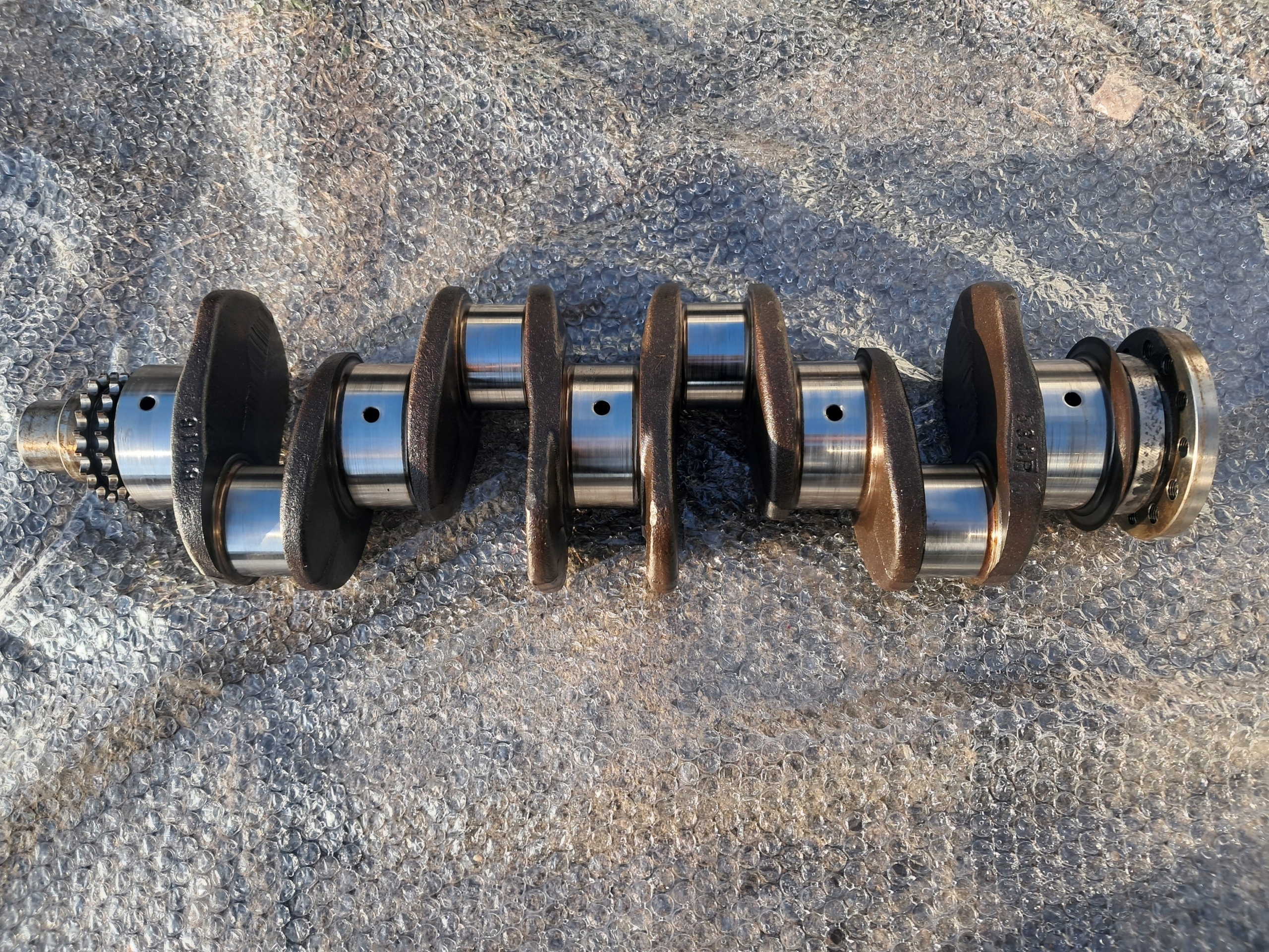 crank MERCEDES W123 2,0 115.938