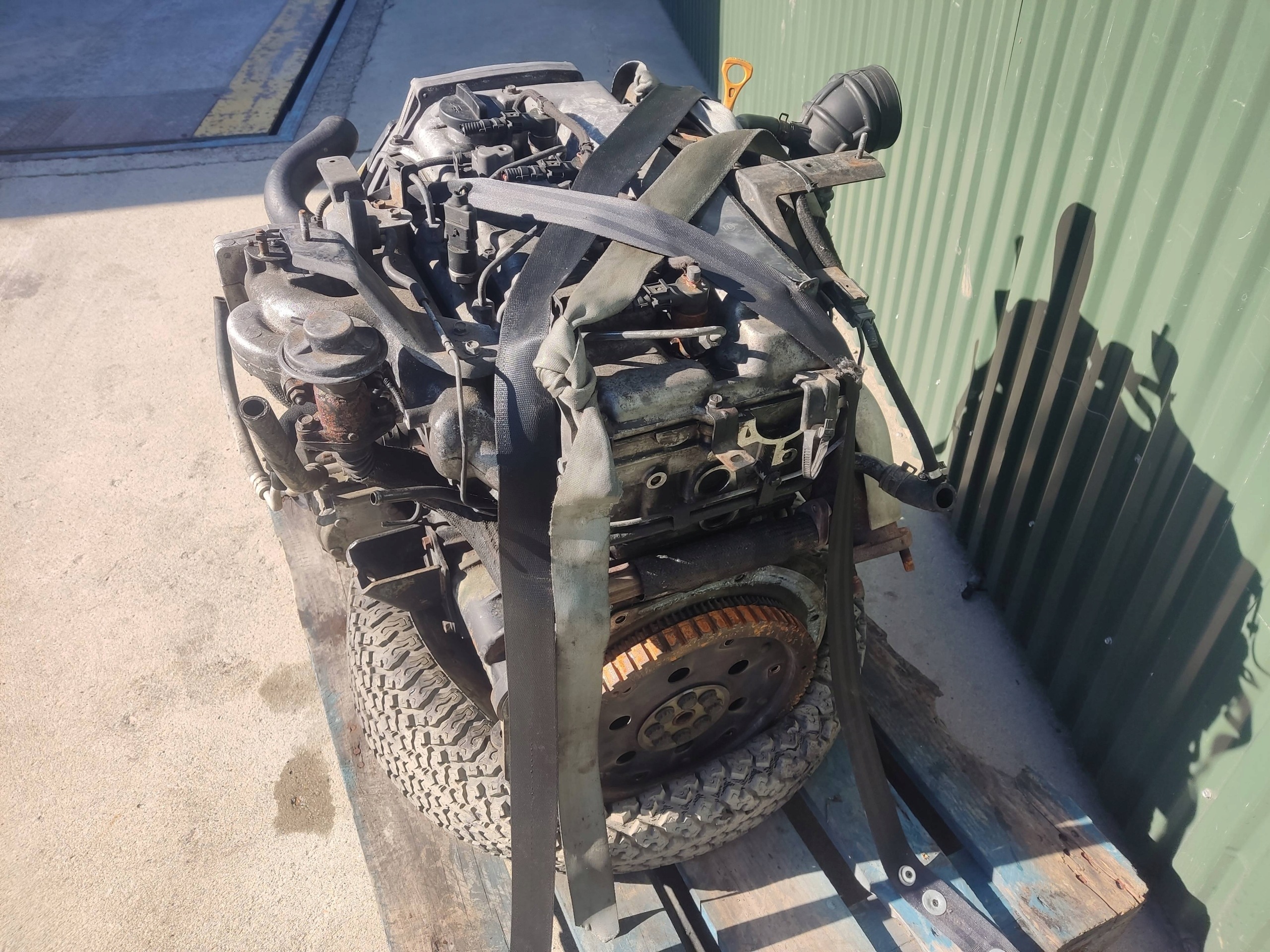 engine KIA Sorento and 2.5 CRDI complete Z OSPRZETEM